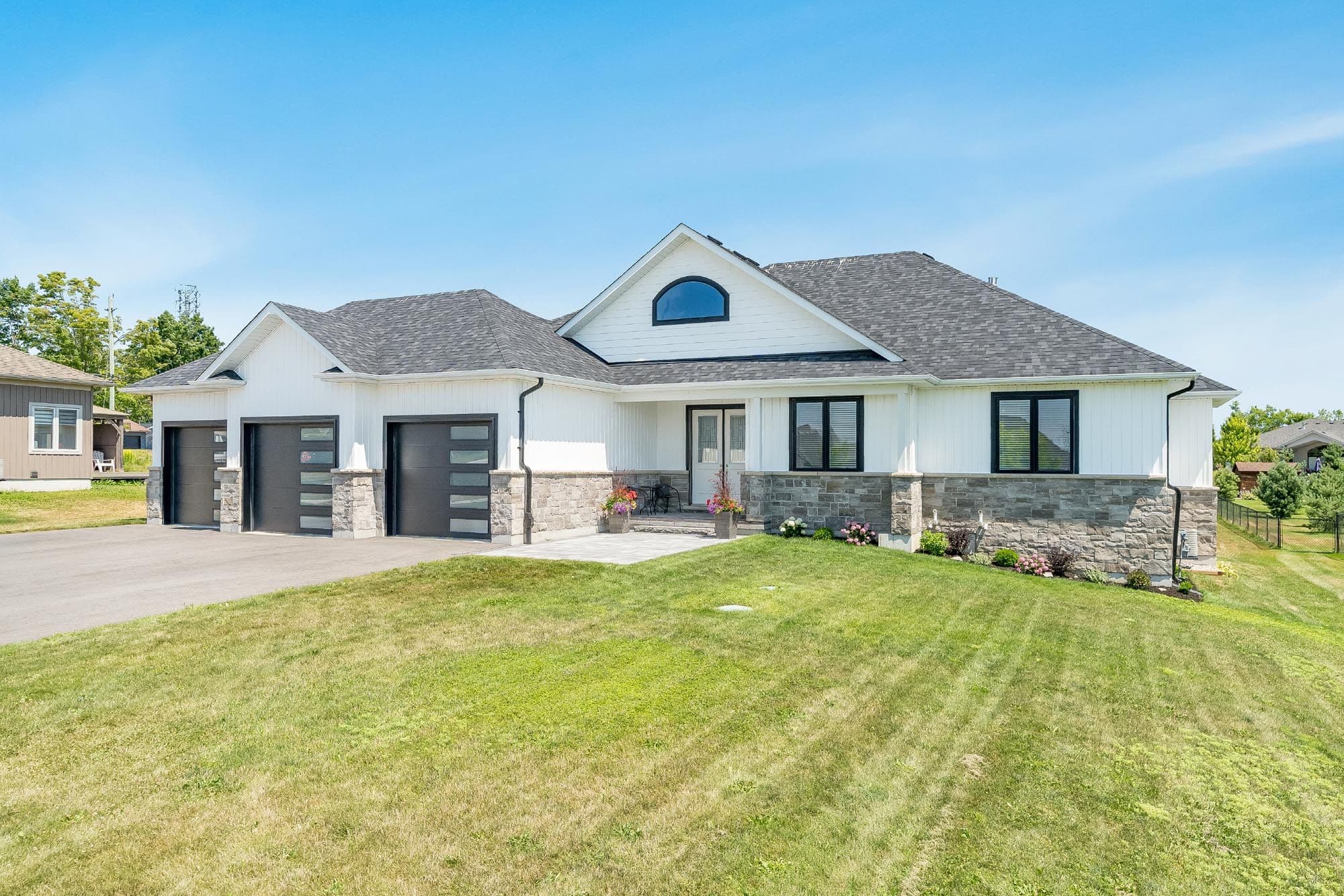 5 Breanna Boulevard, Oro-Medonte, ON L3V 6H2