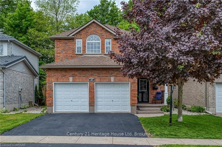 18 Potters Way, Woodstock, ON N4S 8Z5