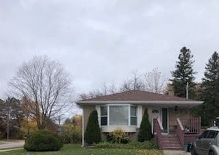 153 Cherrywood Drive Lower, Newmarket, ON L3Y 2X6