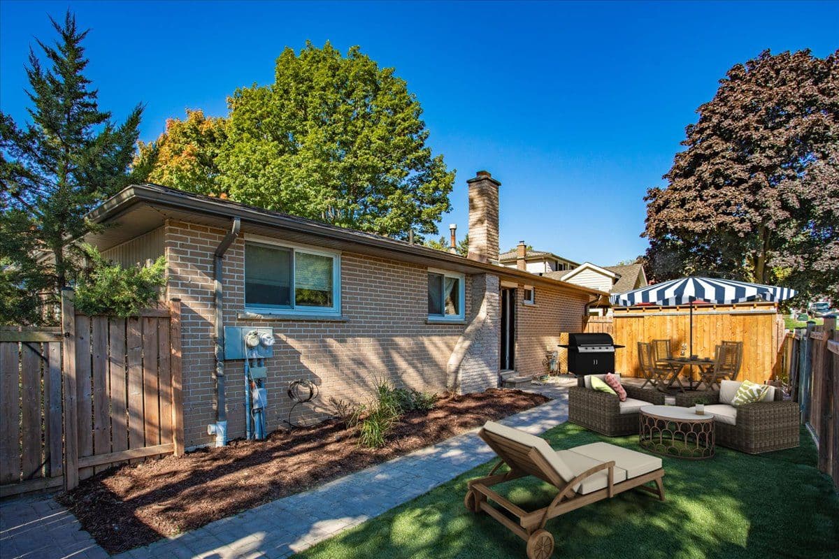 42 Daphne Crescent B, Barrie, ON L4M 2Y8