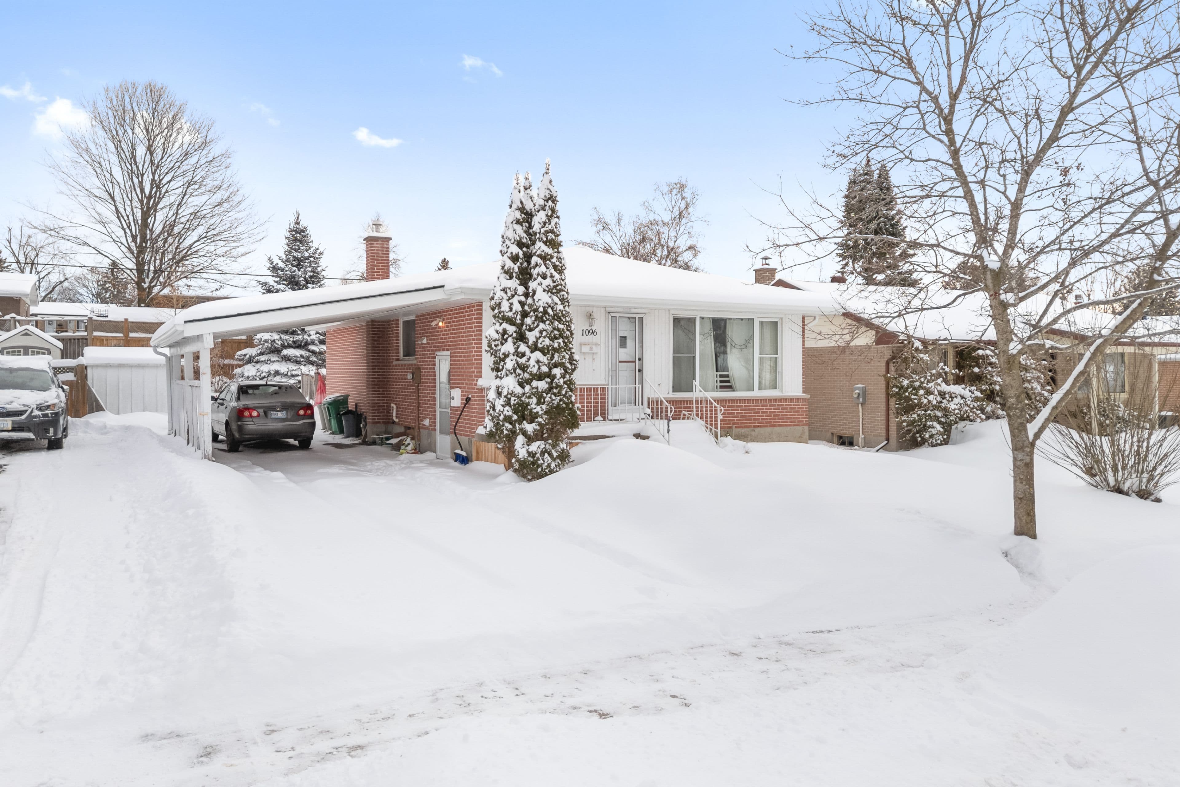 1096 Barnardo Avenue, Peterborough, ON K9H 5X2