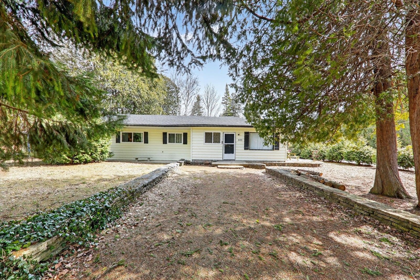 603 Third Avenue N, South Bruce Peninsula, ON N0H 2G0