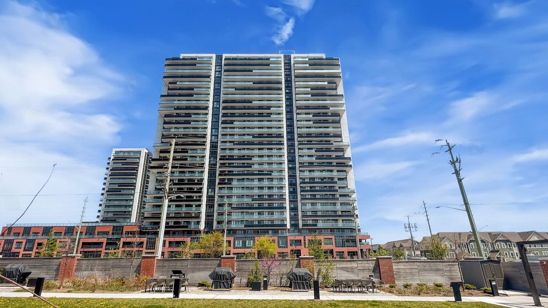 2545 Simcoe Street 804, Oshawa, ON L1L 0W3