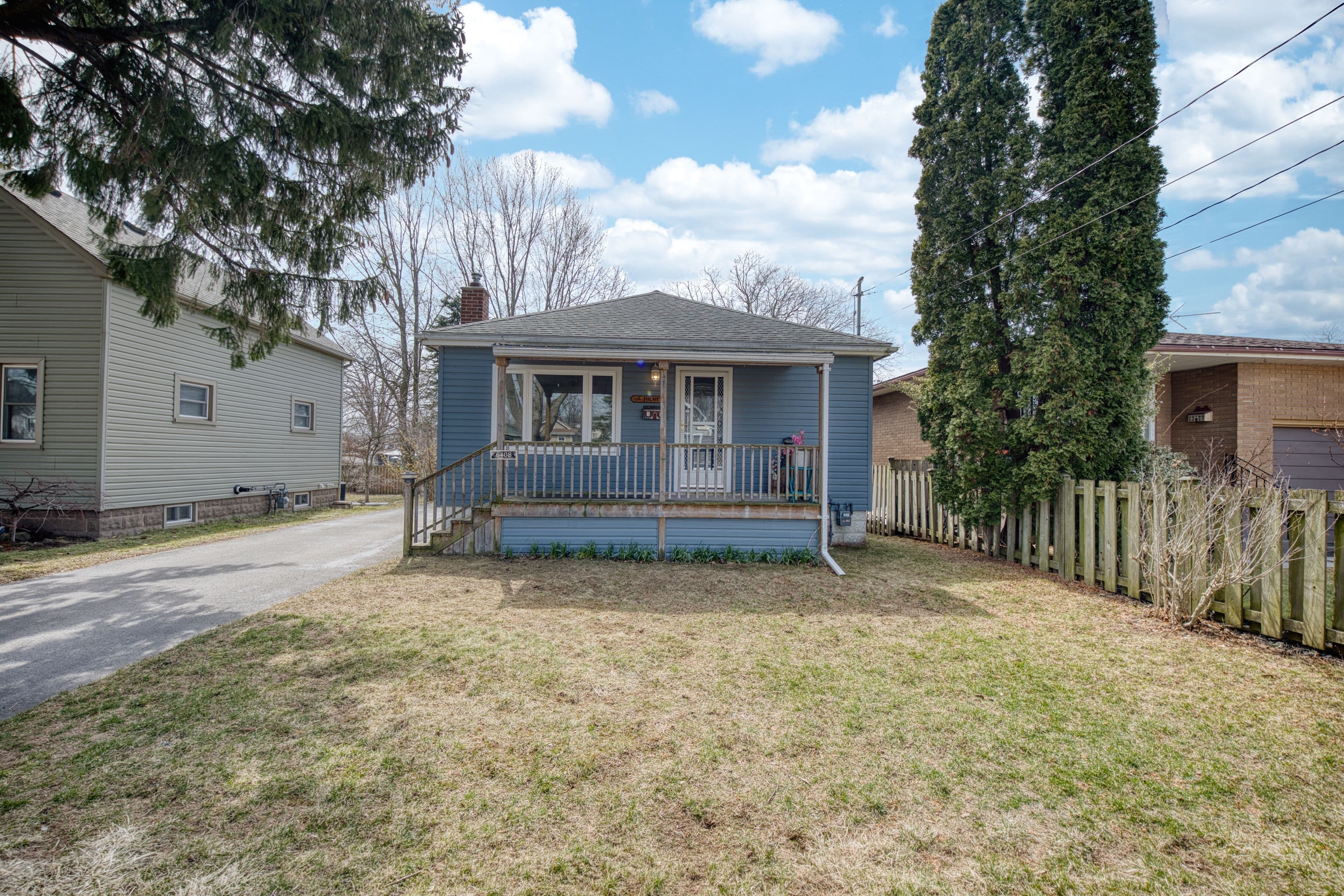 6408 Monroe Street, Niagara Falls, ON L2G 2G8