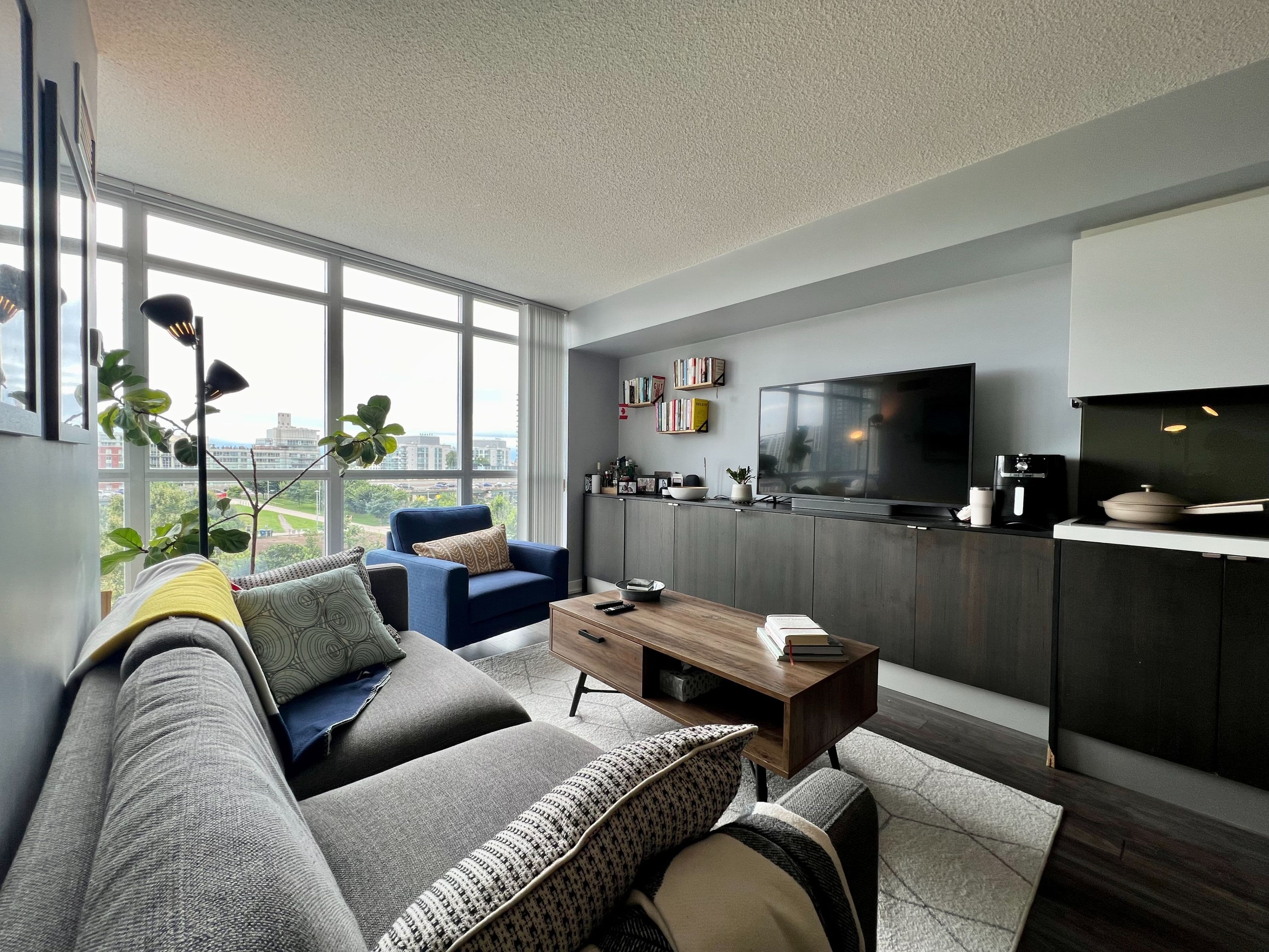 151 Dan Leckie Way 652, Toronto C01, ON M5V 4B2