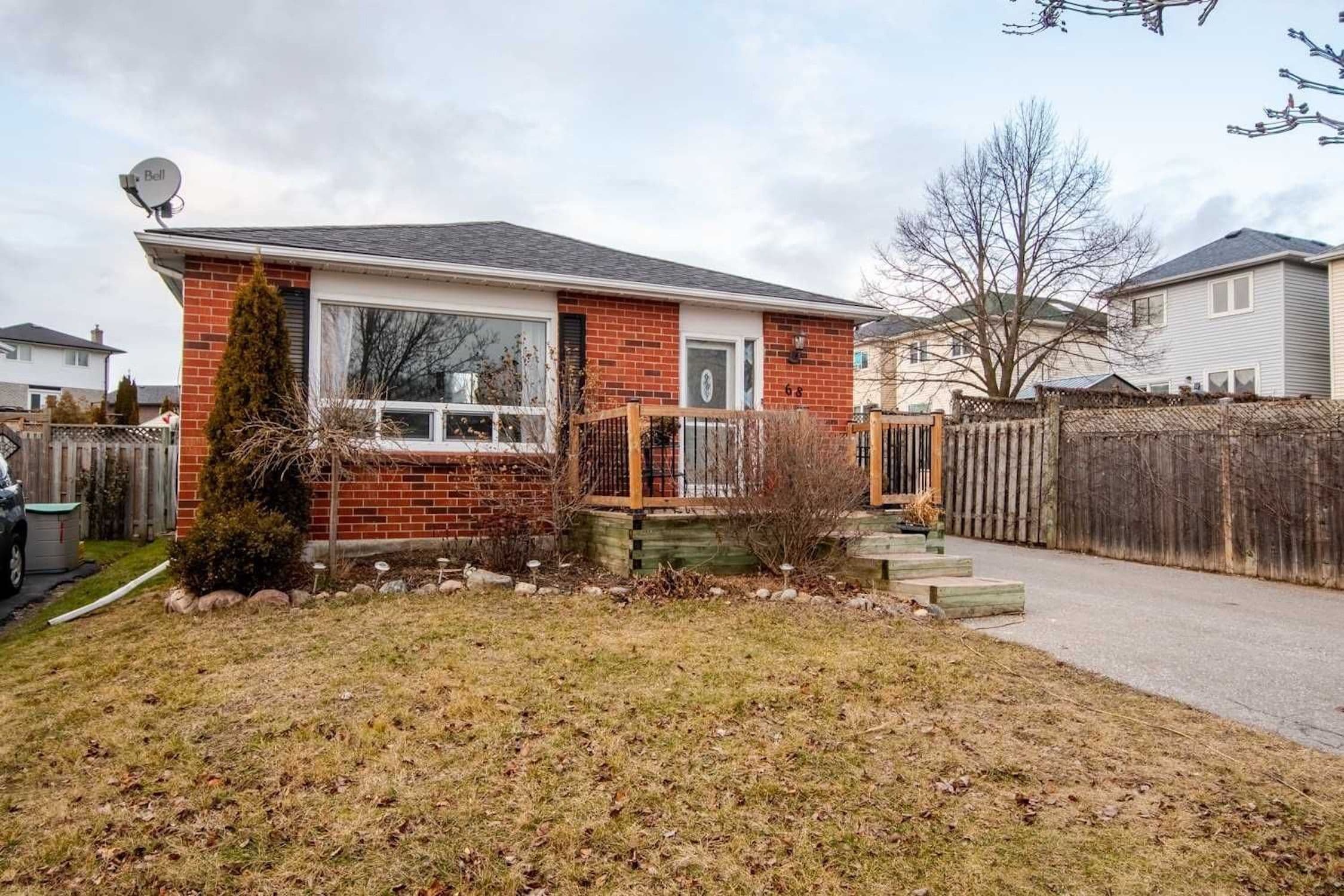68 Overbank Drive, Oshawa, ON L1J 7Y8