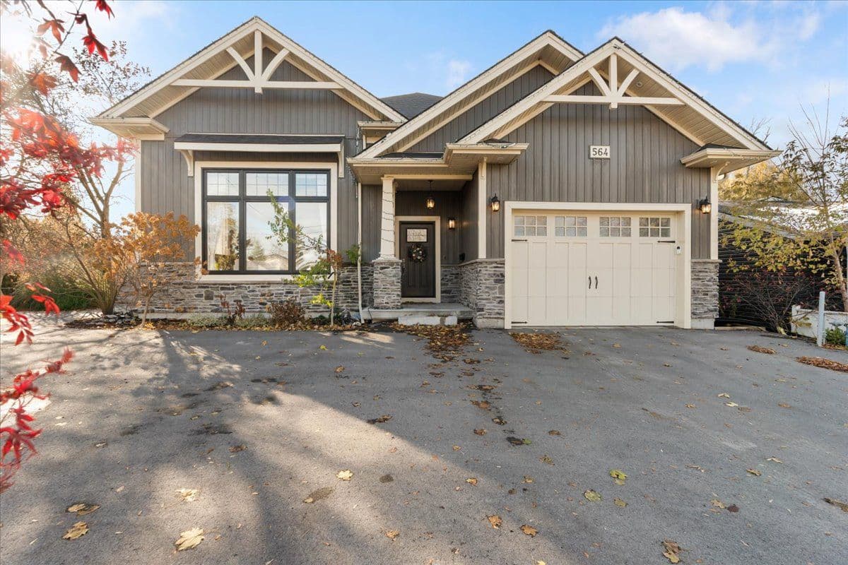 564 Sidney Street, Belleville, ON K8P 4A2