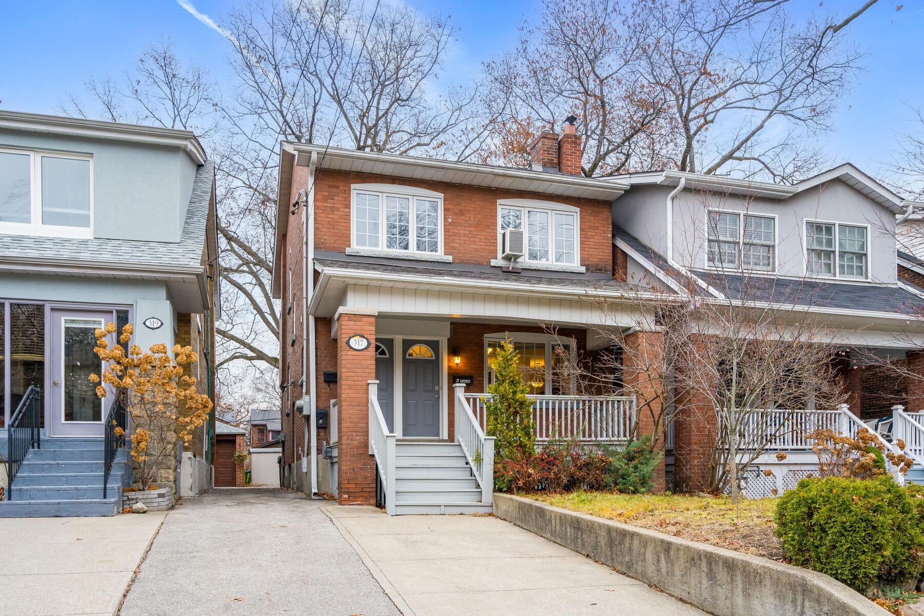 317 A Durie Street, Toronto W02, ON M6S 3G2