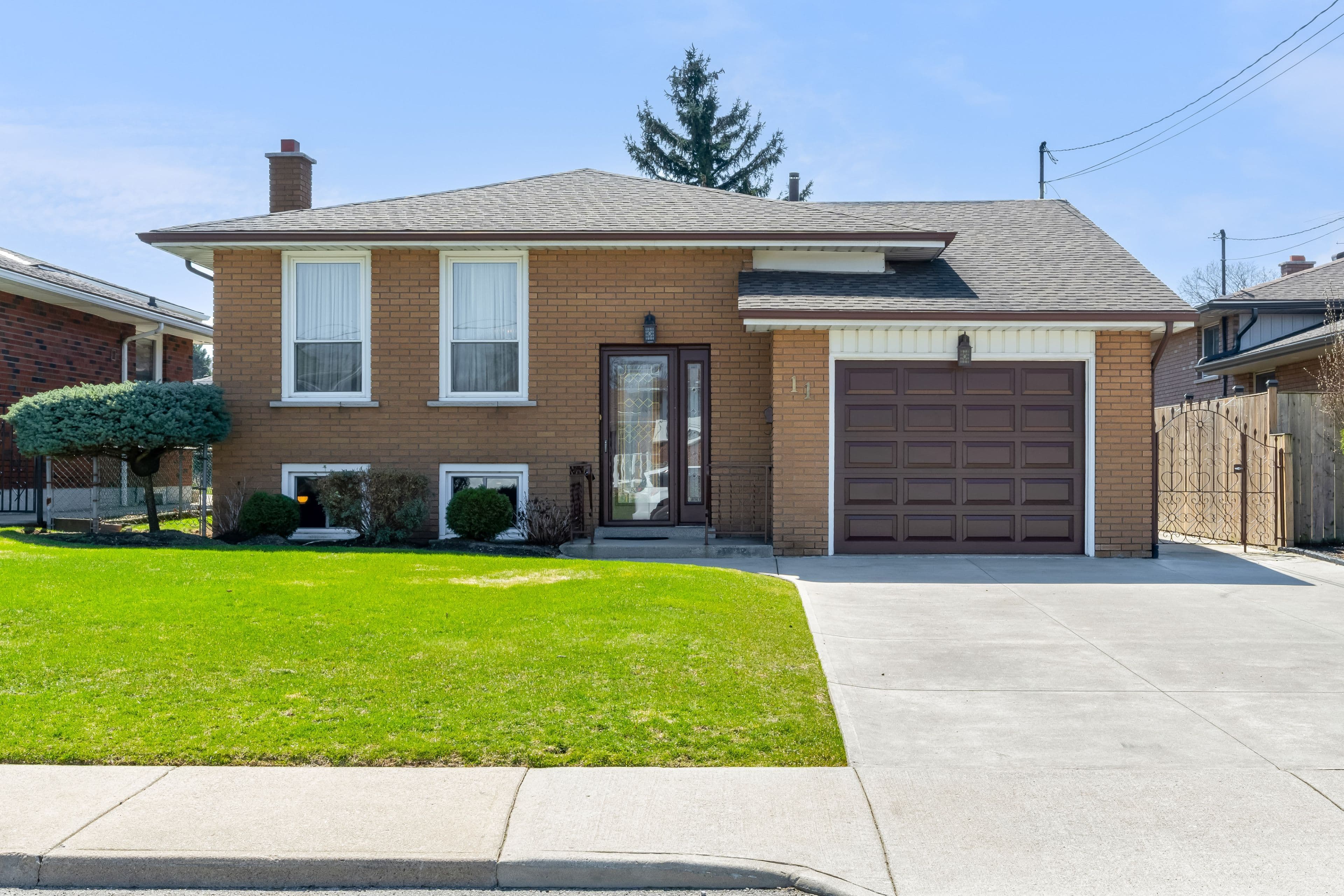 11 Forest Hill Crescent, Hamilton, ON L8K 5V2