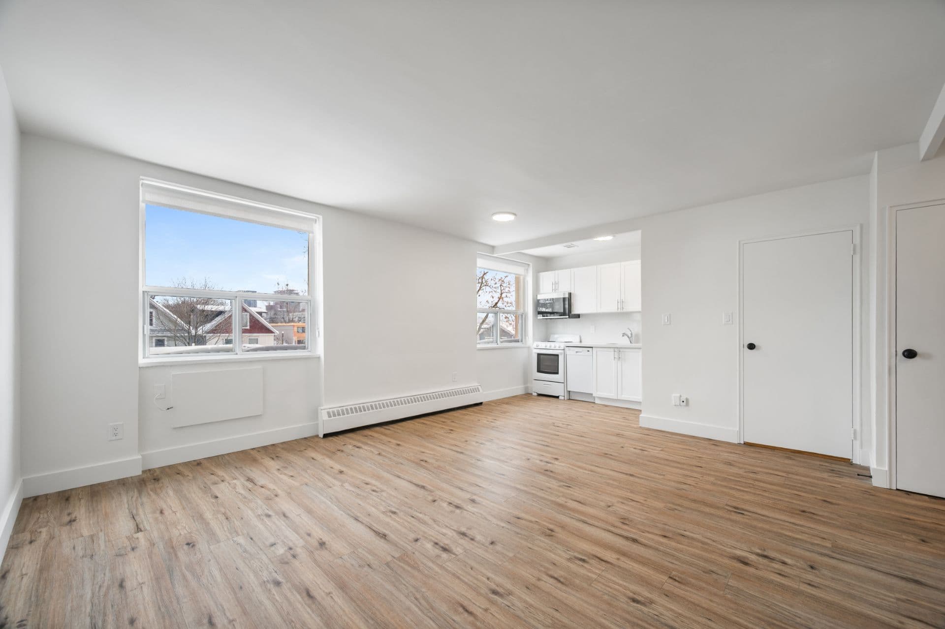 1017 Woodbine Avenue 309, Toronto E03, ON M4C 4C3