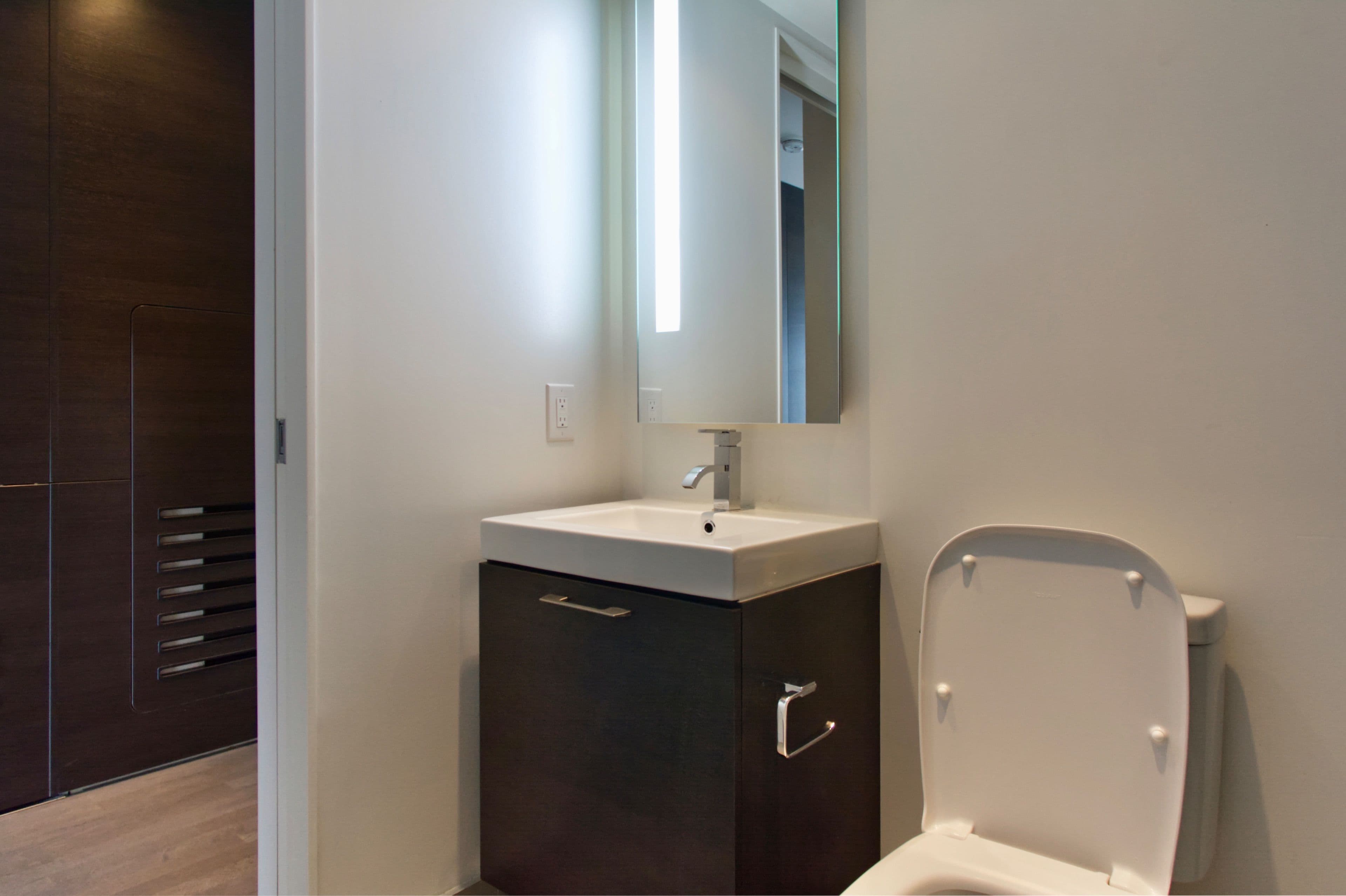 629 King Street W 1220, Toronto C01, ON M5G 0G9