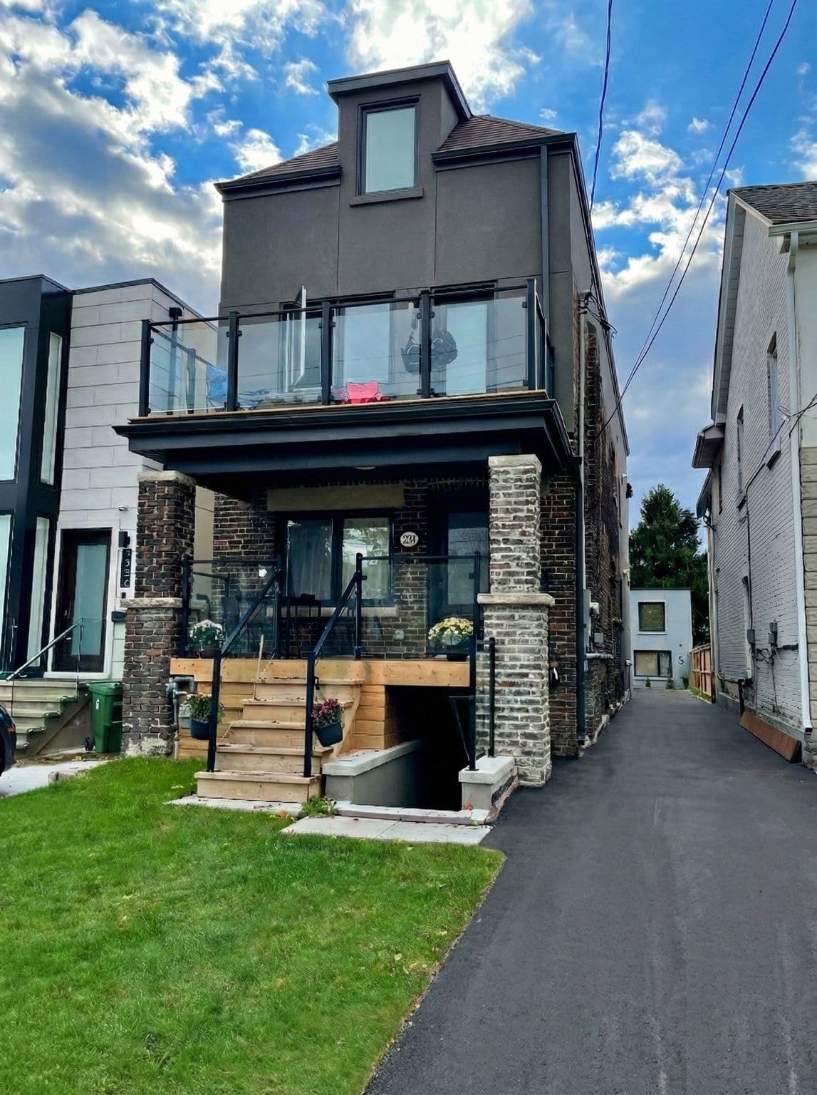 1258 Broadview Avenue 2, Toronto E03, ON M4K 2T4