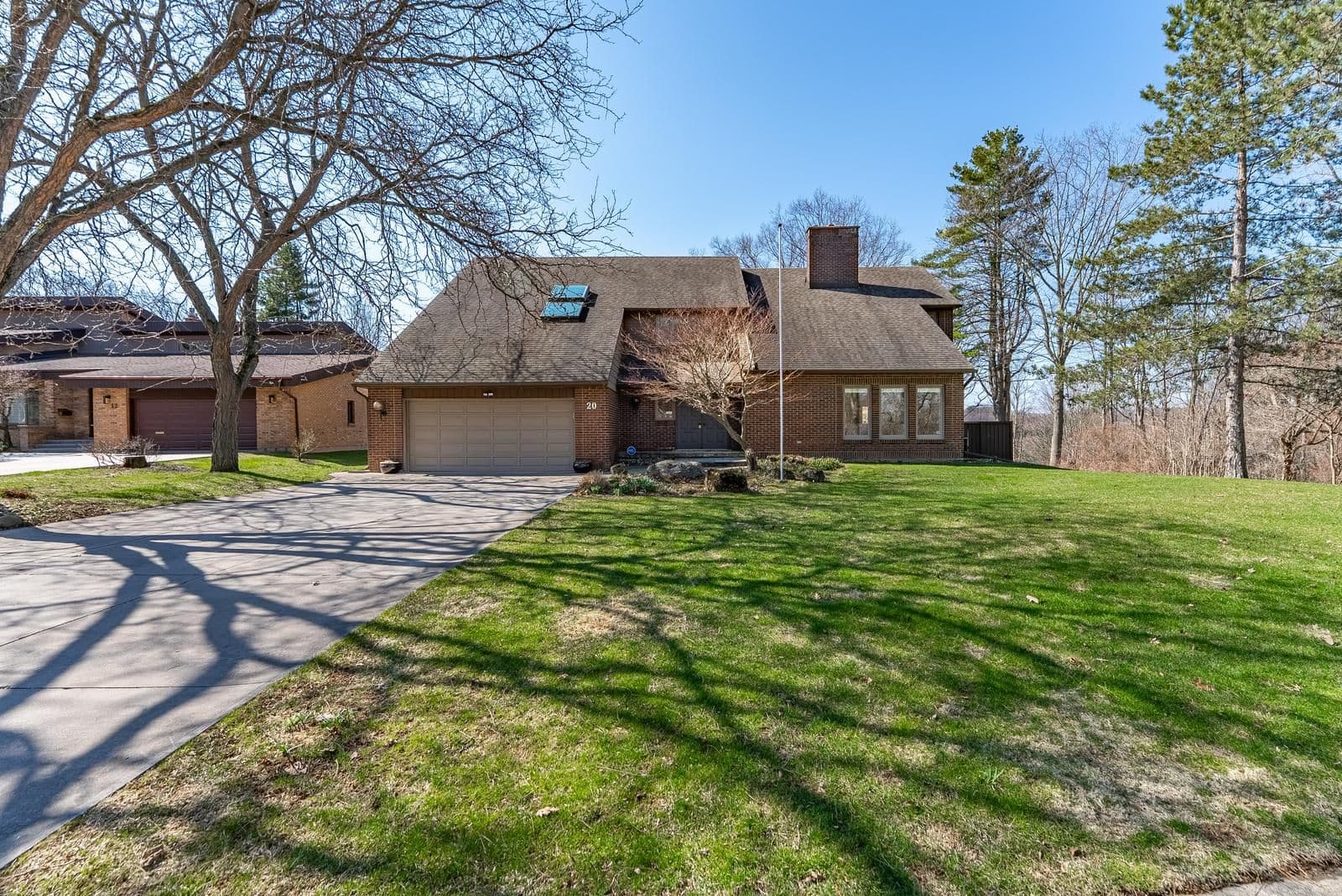 20 Ridgeview Court, Hamilton, ON L9G 3X9