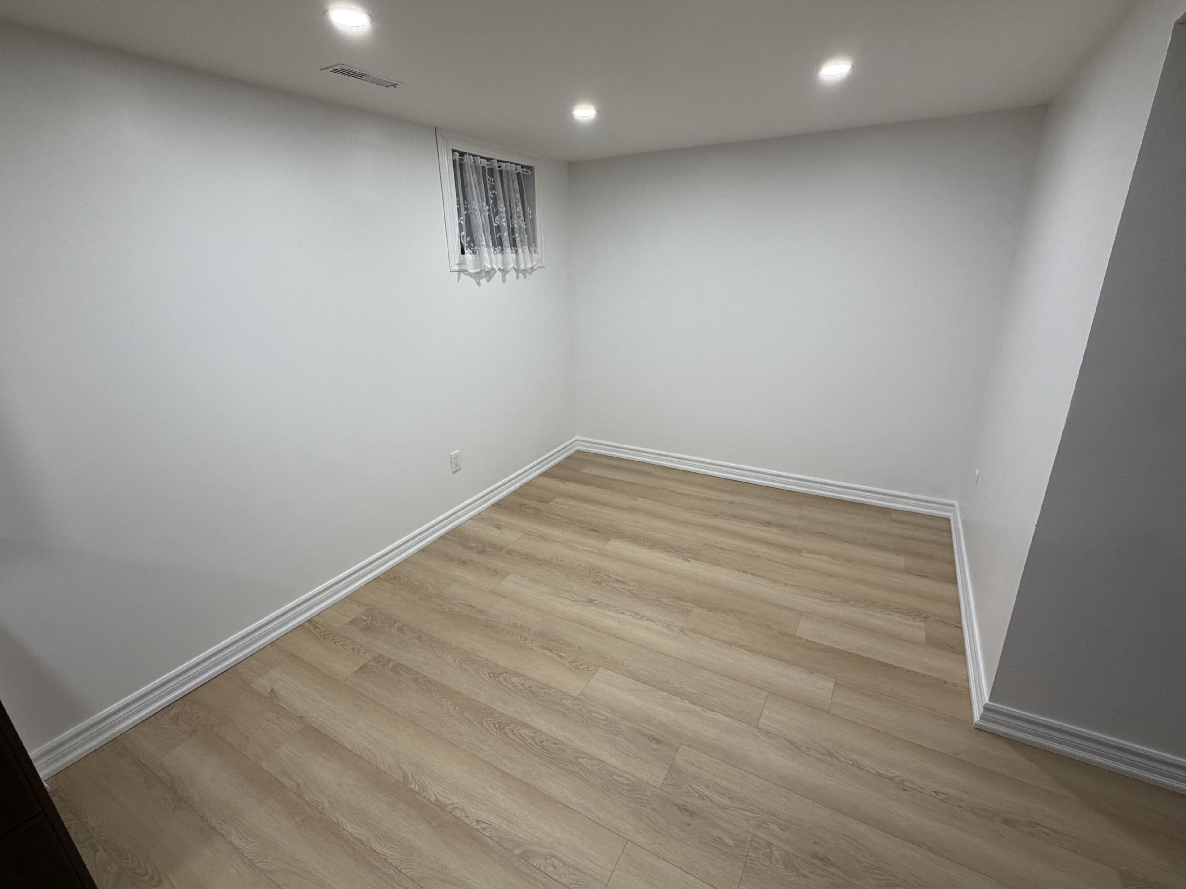 78 Dragoon Crescent Basement, Toronto E07, ON M1V 1N4