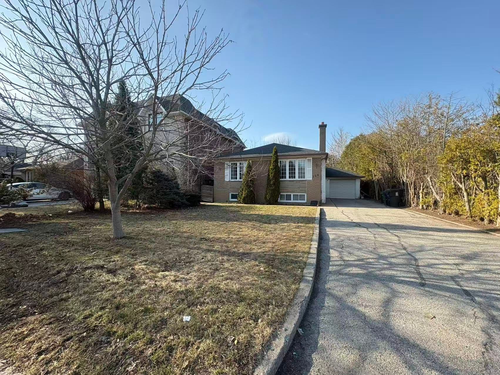 256 Patricia Avenue Main, Toronto C07, ON M2M 1J8