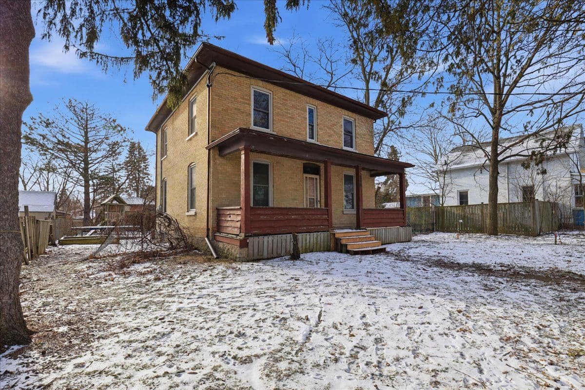 298 Queen Street W, Cambridge, ON N3C 1G7