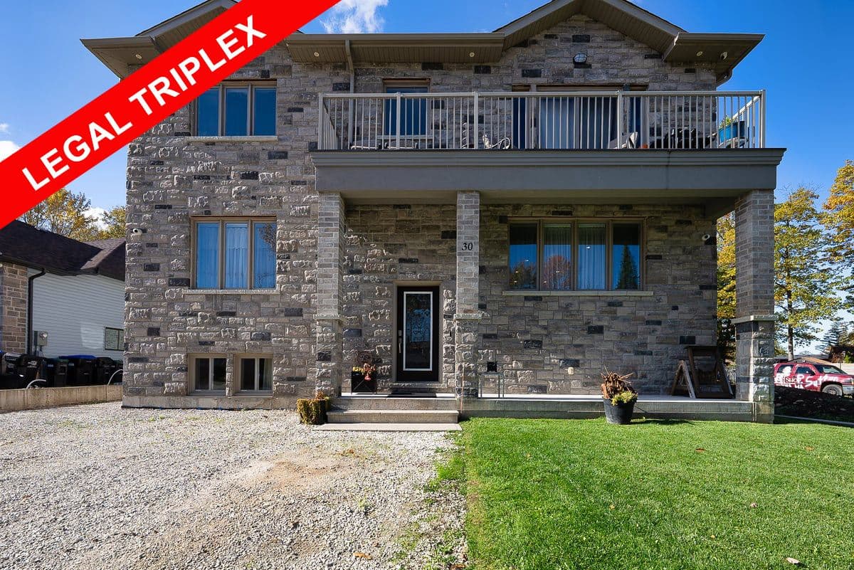 30 Indianola Crescent, Wasaga Beach, ON L9Z 2W3