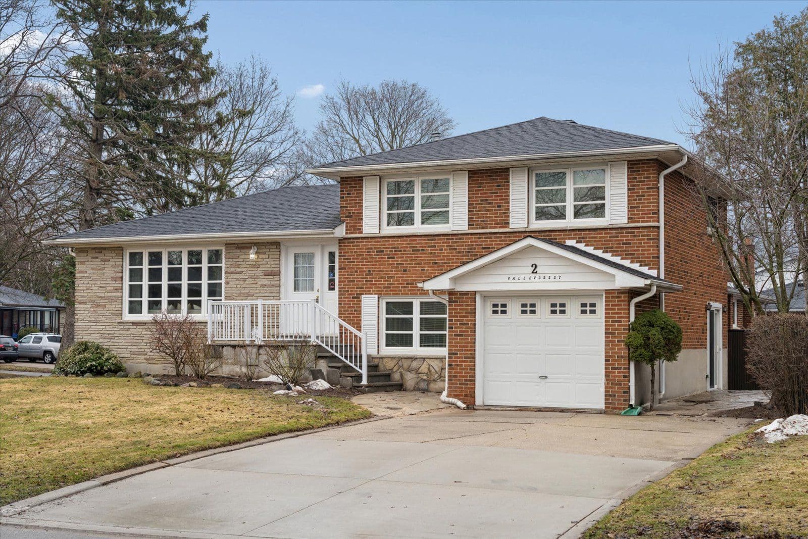 2 Valleycrest Avenue, Markham, ON L3P 1H7