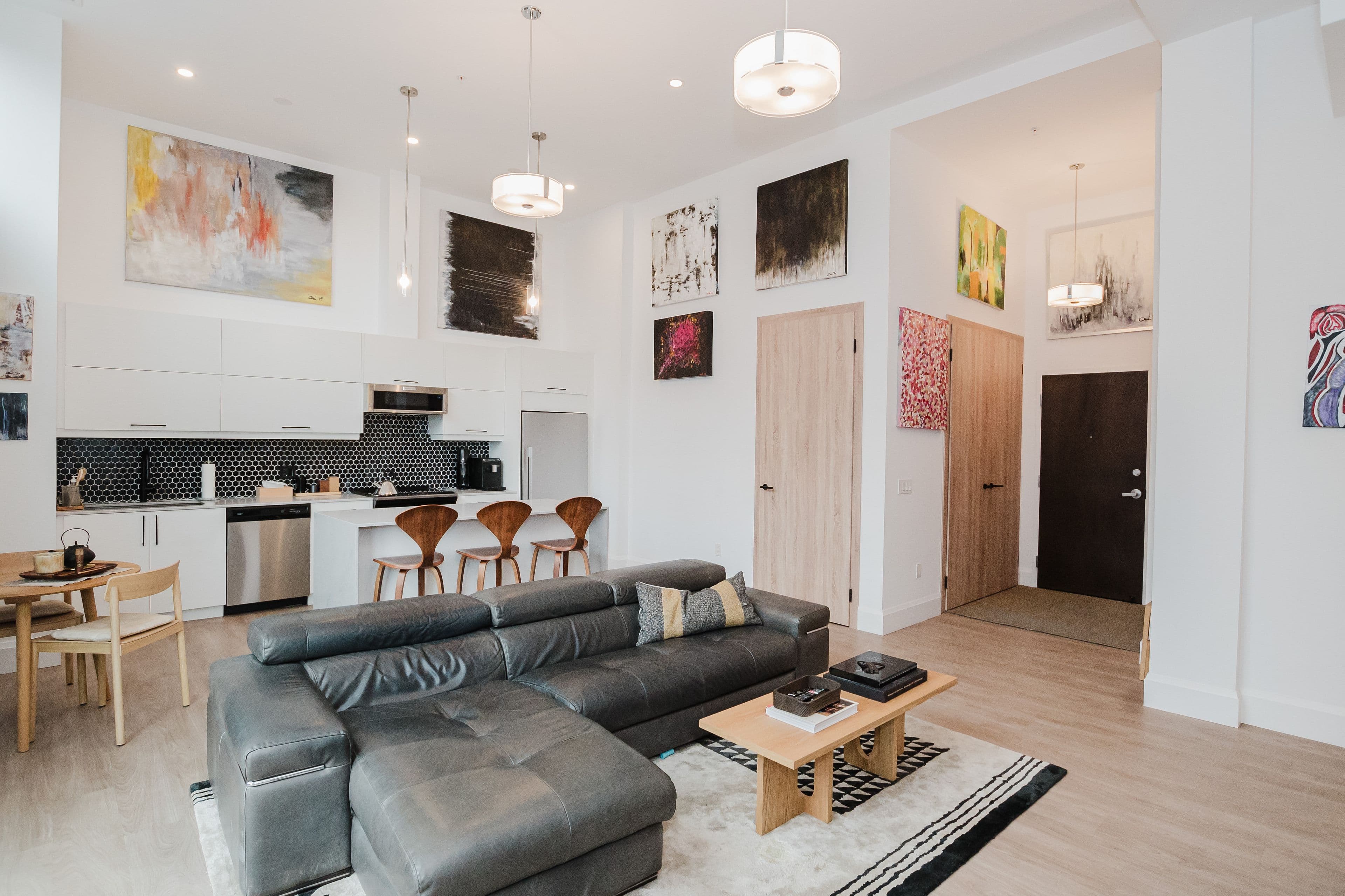 118 King Street E LPH13, Hamilton, ON L8N 1A8