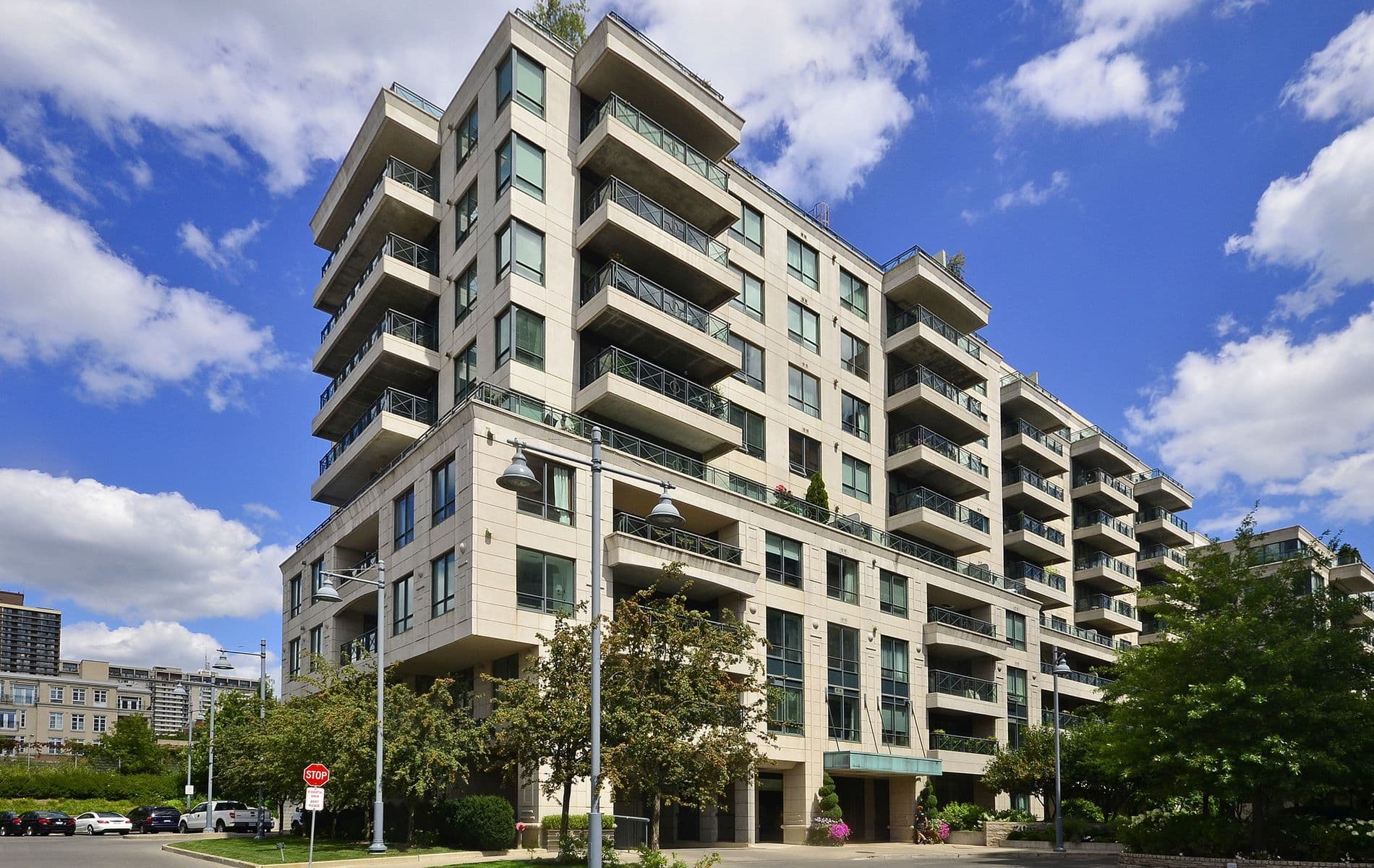 20 Scrivener Square 801, Toronto C09, ON M4W 3X9