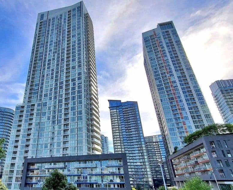 75 Queens Wharf Road 205, Toronto C01, ON M5V 0J8
