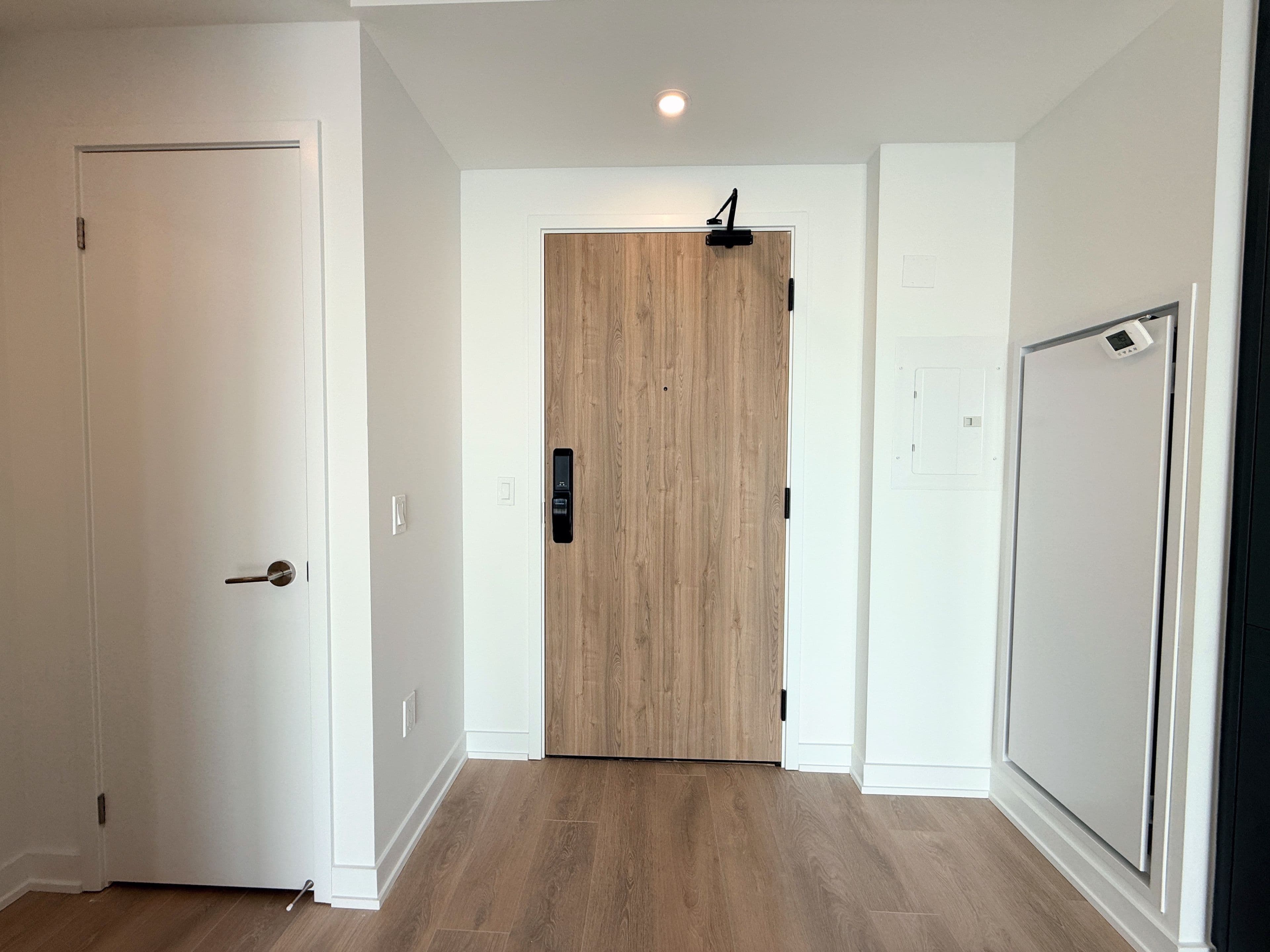 1 Fairview Road 1410, Mississauga, ON L6A 4C6