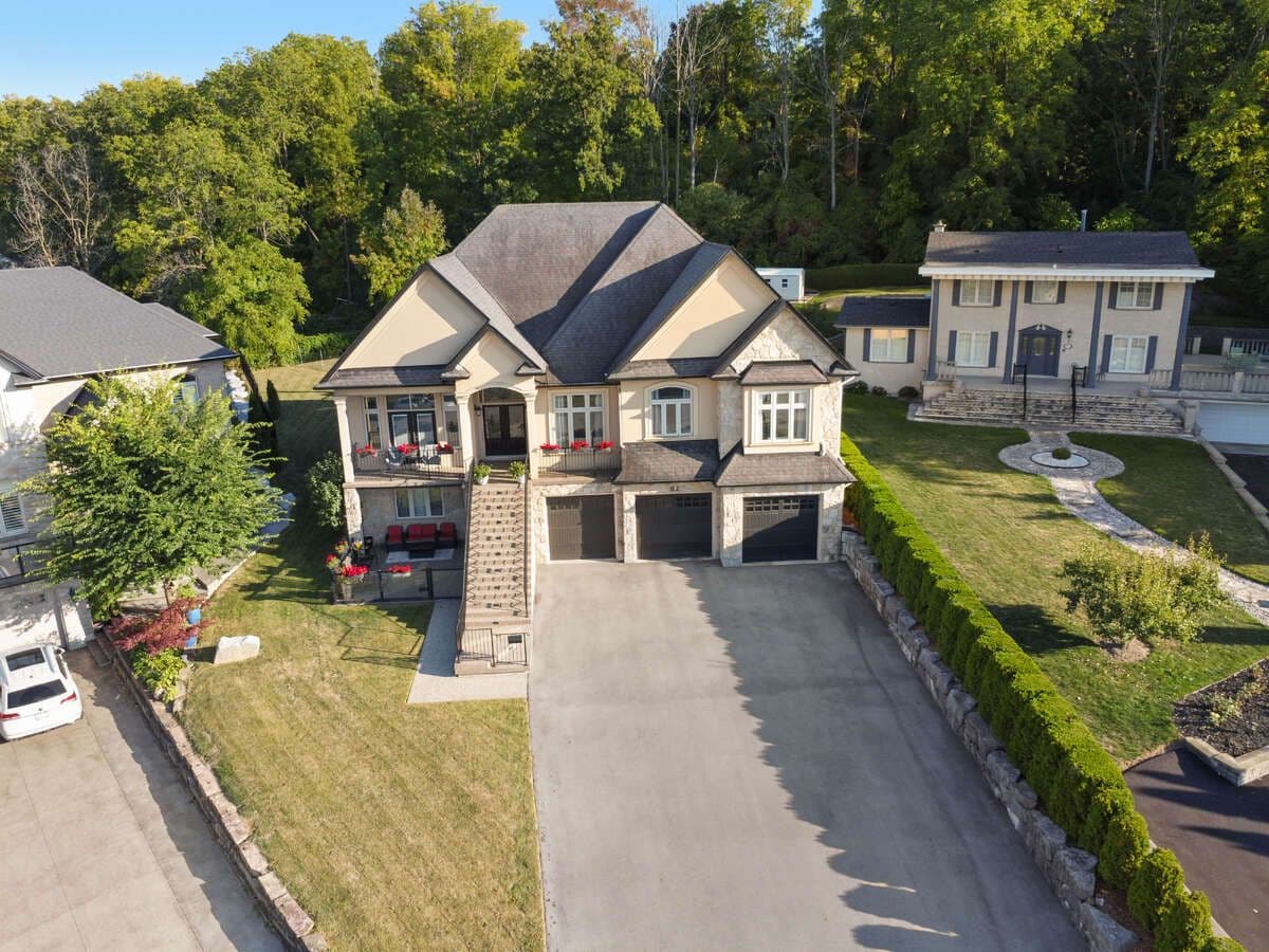 82 Margaret Avenue, Hamilton, ON L8G 3G5
