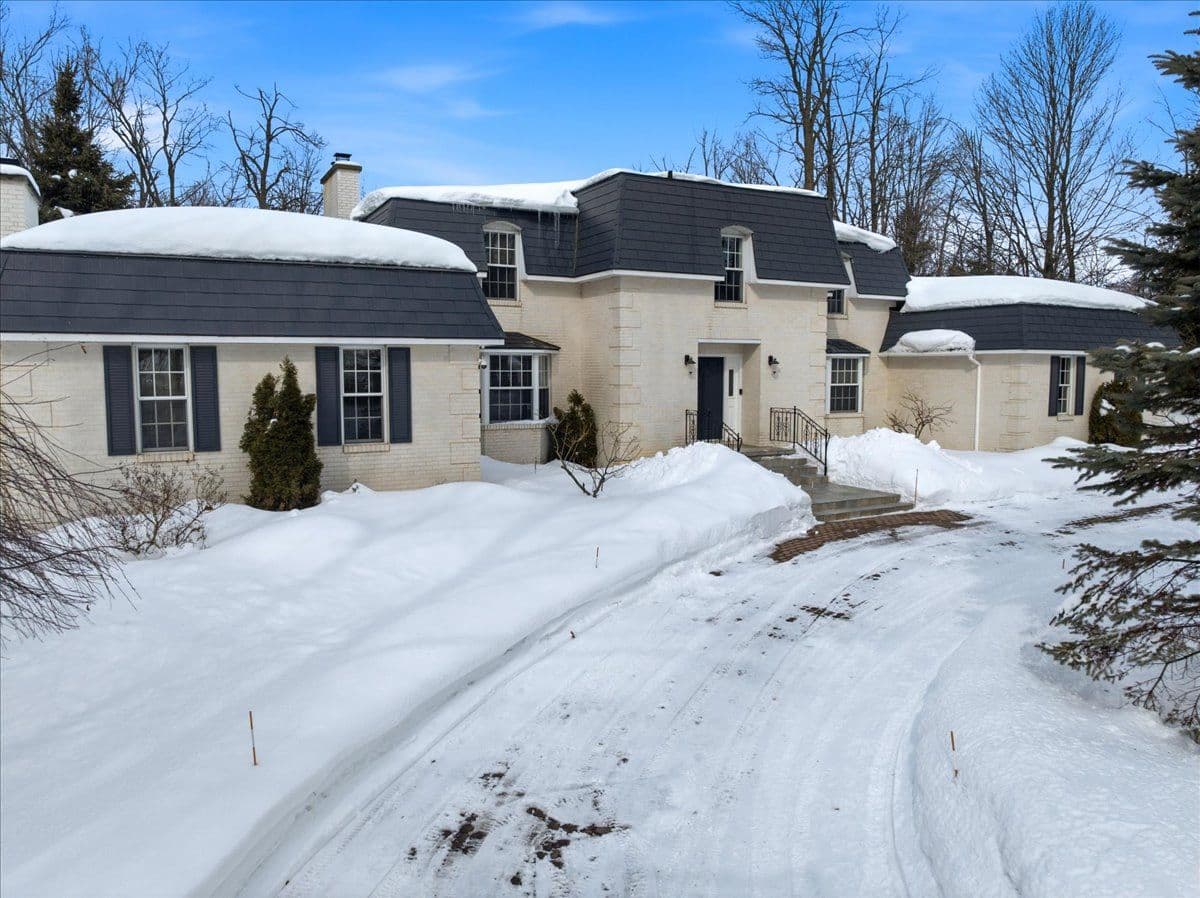 1836 Quantz Crescent, Innisfil, ON L9S 1X2