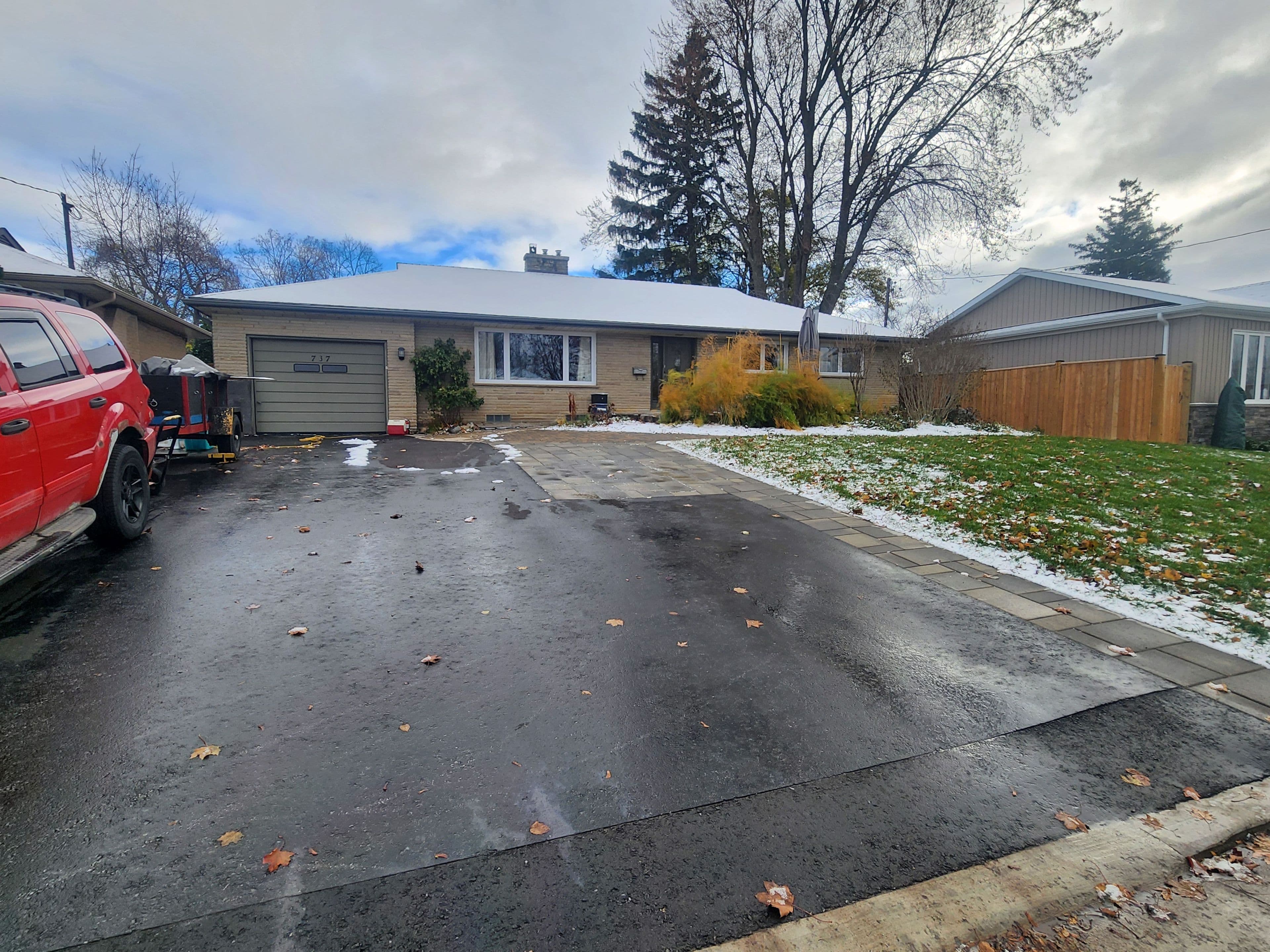 737 Law Street Lower, Oshawa, ON L1G 4M3