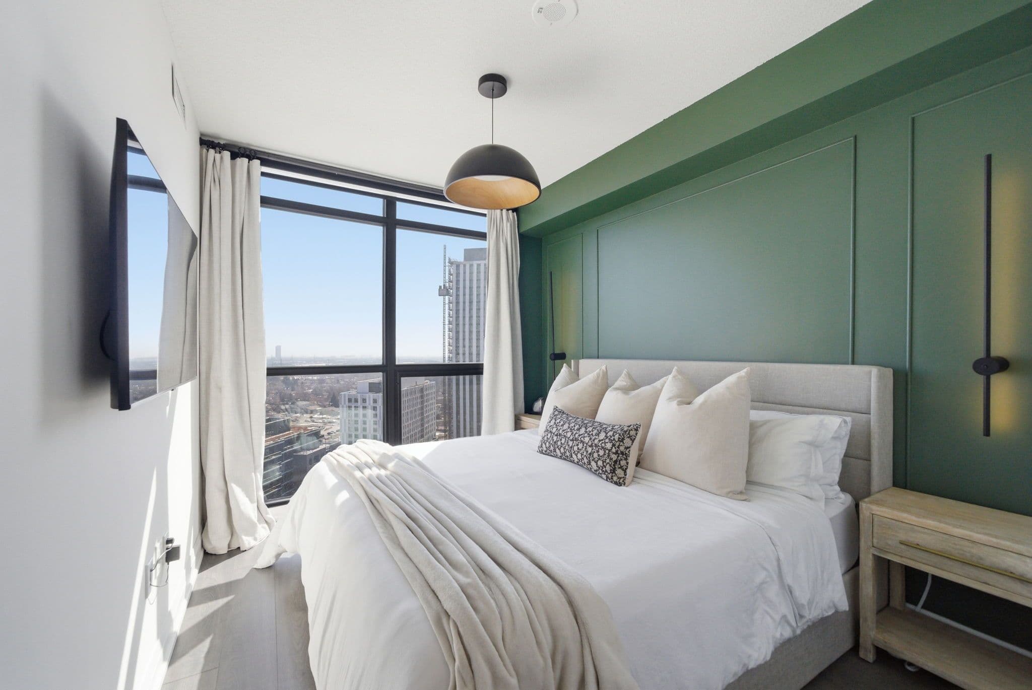 30 Gibbs Road 1907, Toronto W08, ON M9B 0E4