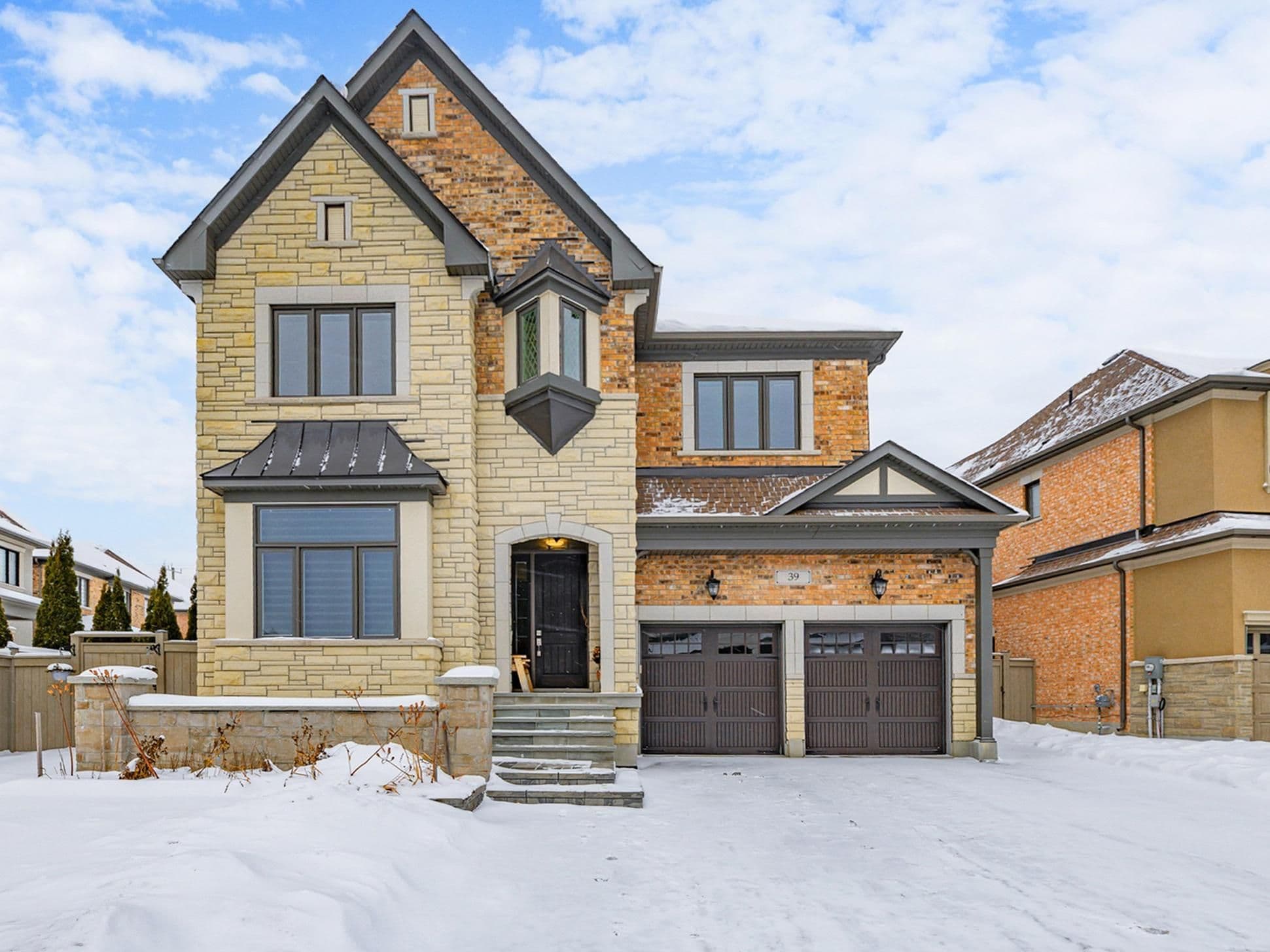 39 Cairns Gate, King, ON L7B 0P5