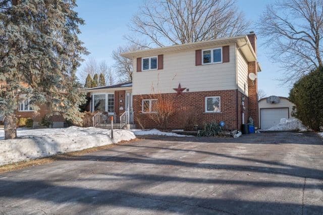577 Lynwood Drive, Cornwall, ON K6H 5W7