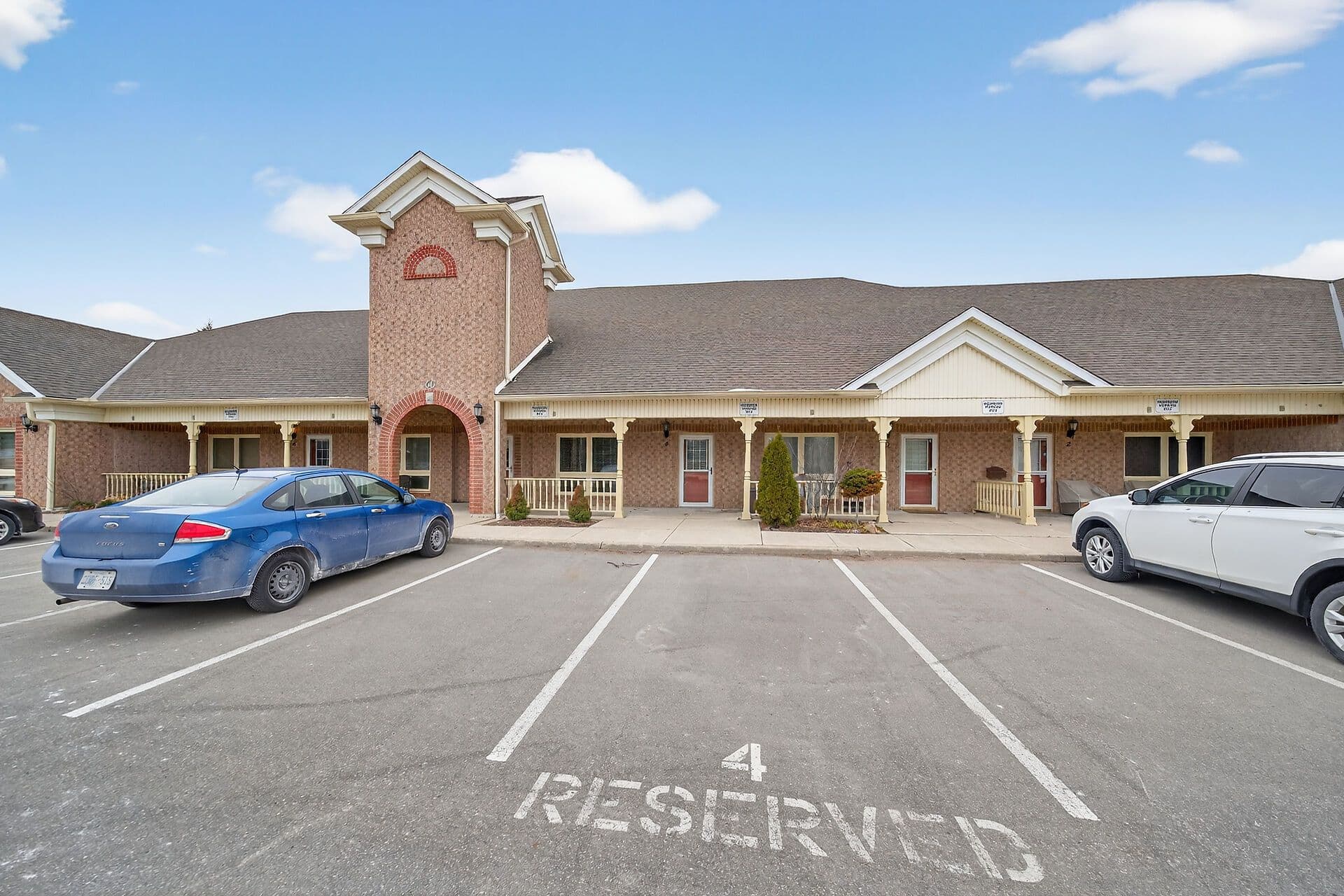 60 Natalia Avenue 4, Hamilton, ON L0R 1W0