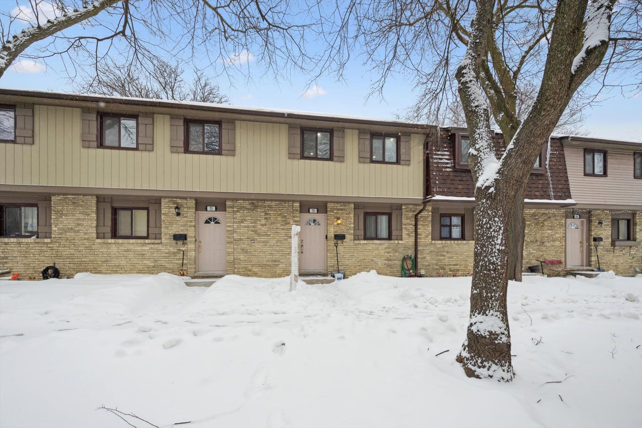 105 Hansen Road N 70, Brampton, ON L6V 3C9