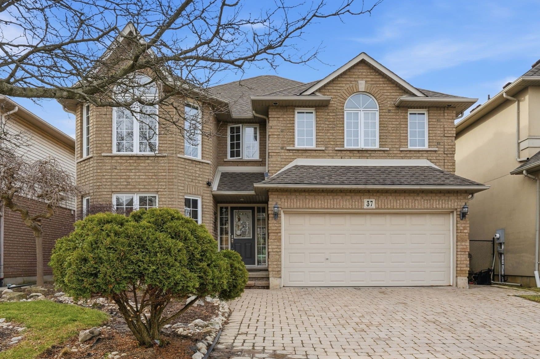 37 Southcreek Drive, Hamilton, ON L9K 1M2