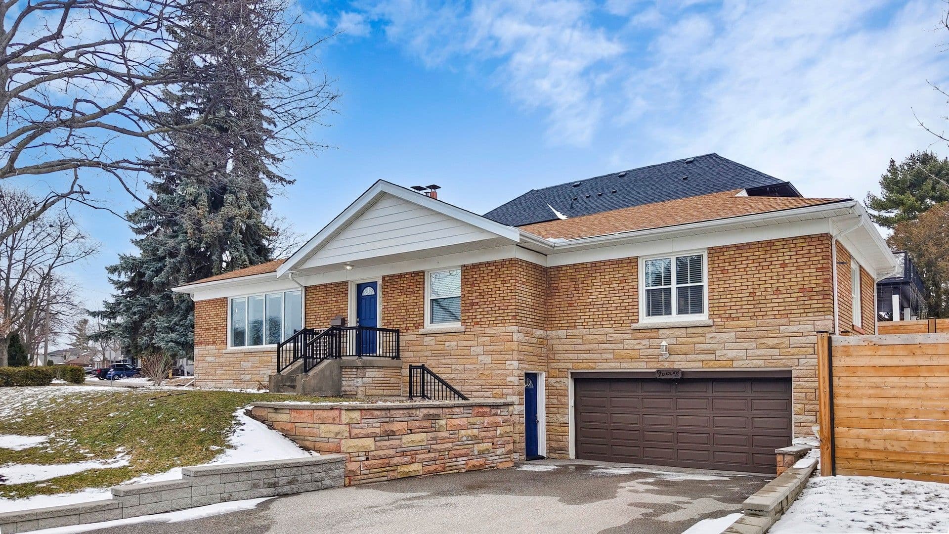 9 Ludlow Avenue, Toronto W07, ON M8Z 3S7