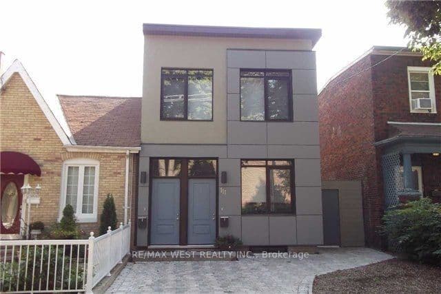 111 Lippincott Street Lower, Toronto C01, ON M5S 2P2