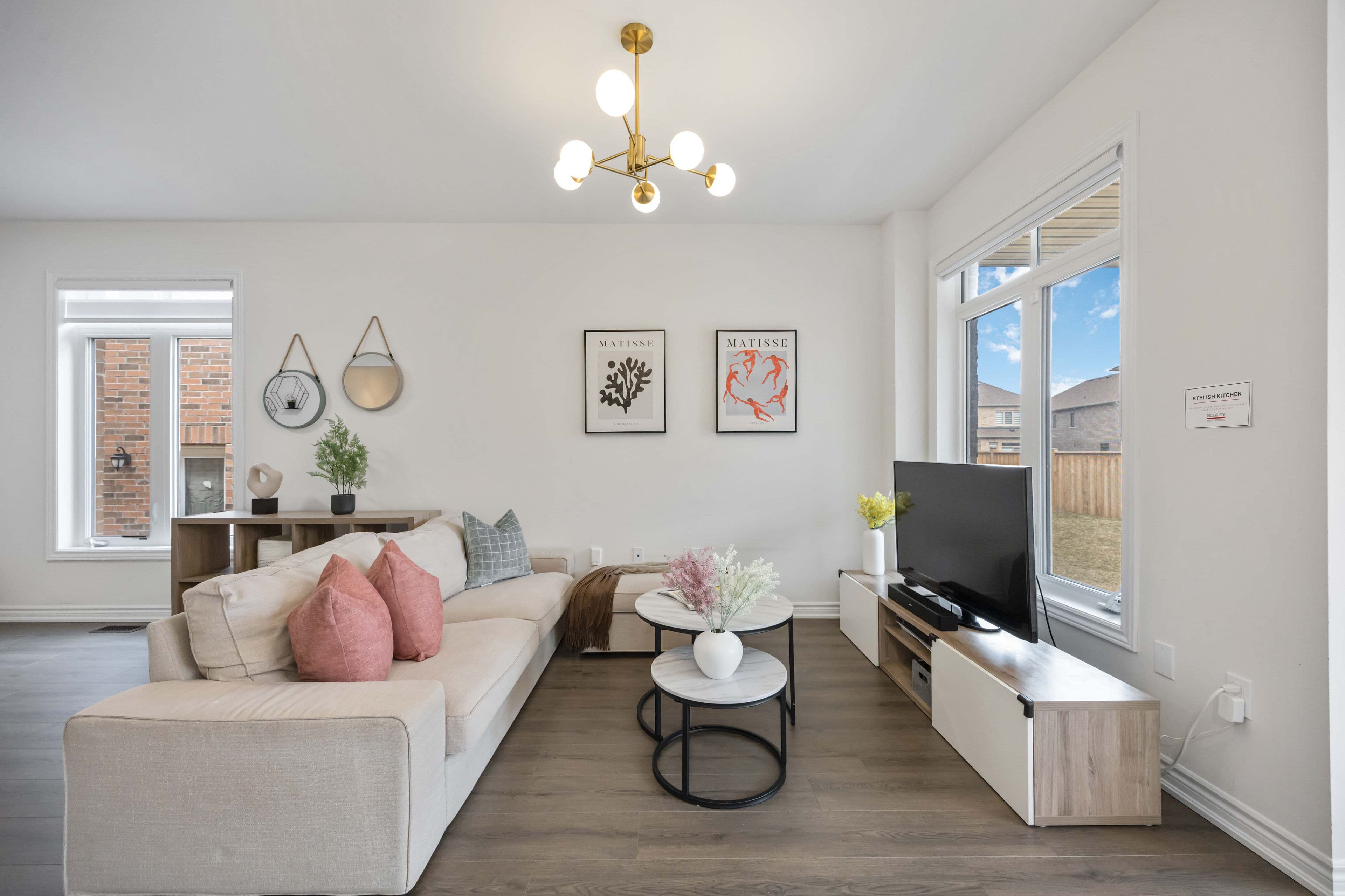 29 Ferragine Crescent, Bradford West Gwillimbury, ON L3Z 4J9