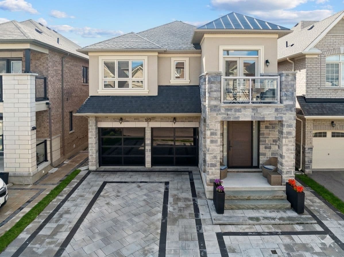 123 Ben Sinclair Avenue, East Gwillimbury, ON L9N 0S3