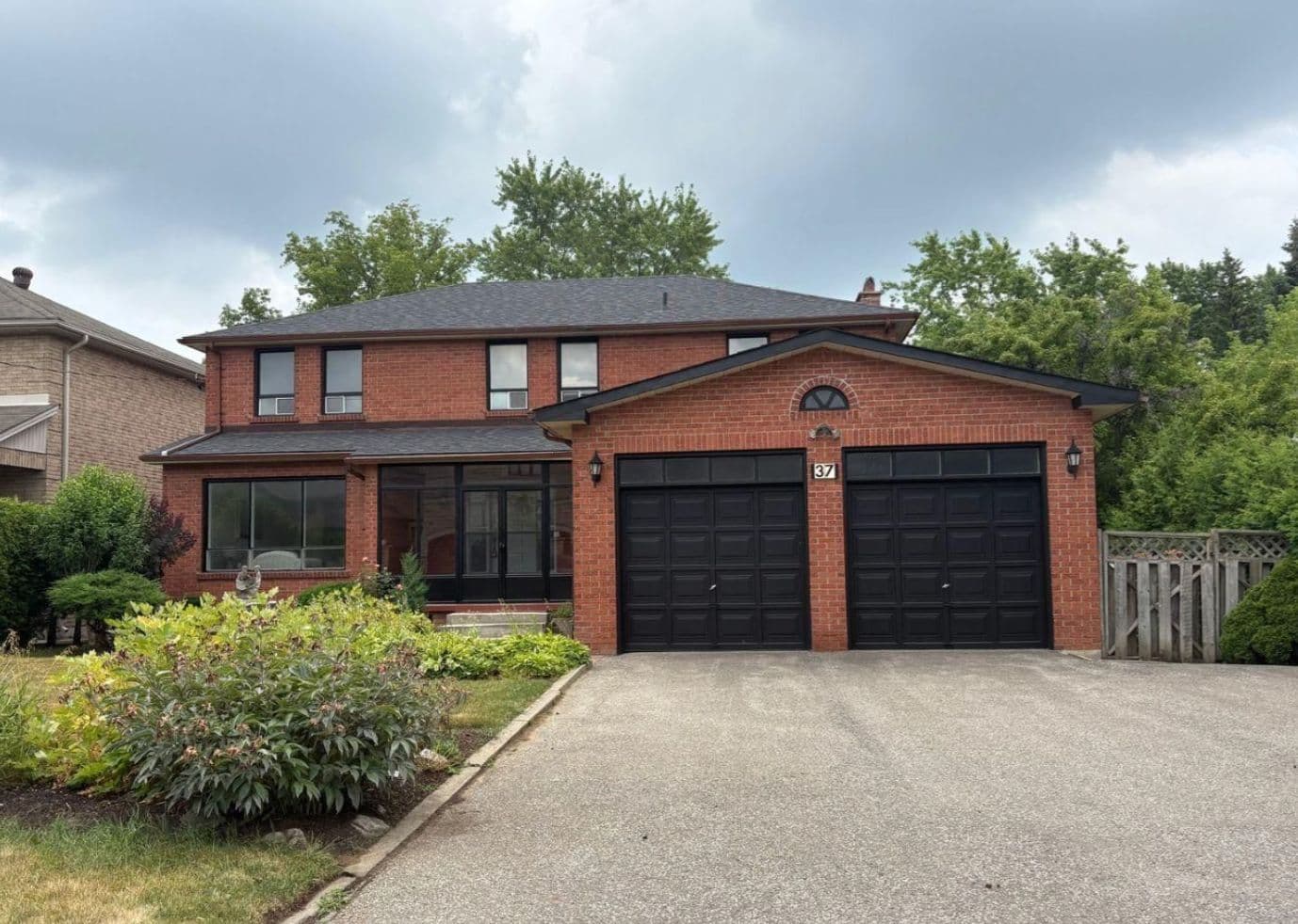 37 Mackay Drive, Richmond Hill, ON L4C 6N9