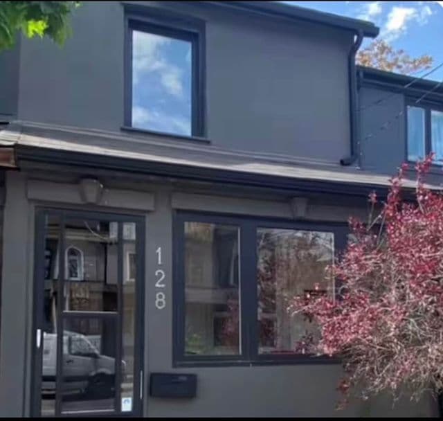 128 Carlaw Avenue, Toronto E01, ON M4M 2R9