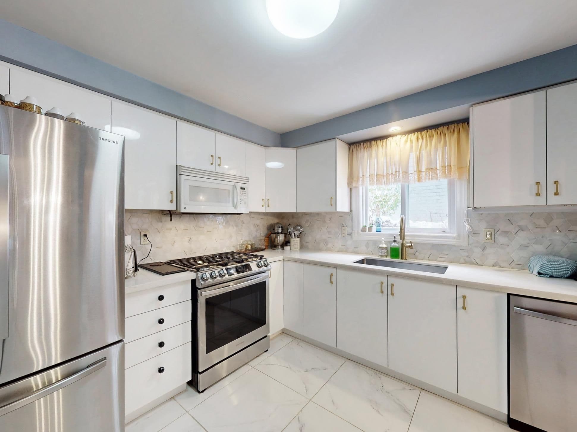 9 Malabar Crescent, Brampton, ON L6S 3X6