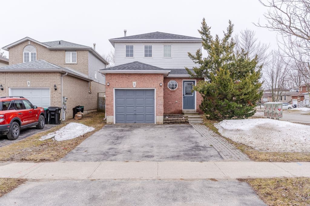 1 Charleson Drive, Barrie, ON L4N 8N5