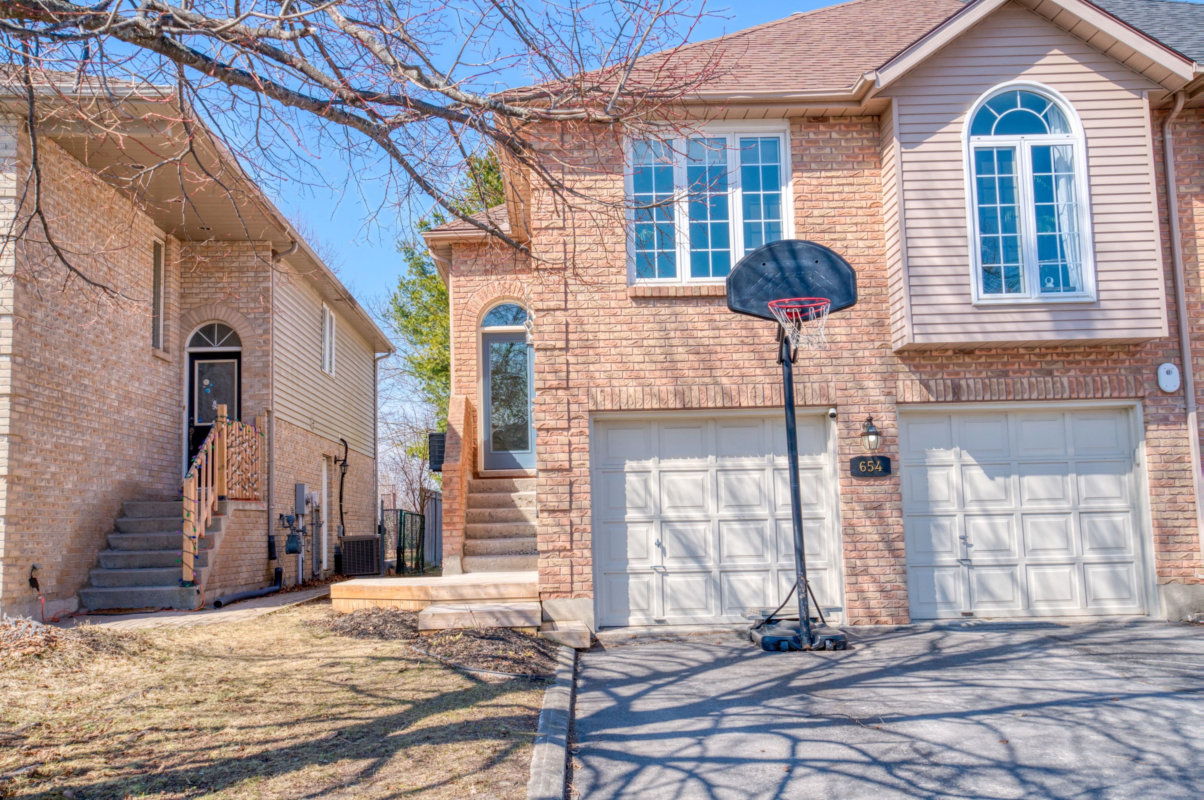 654 Barnsley Crescent, Kingston, ON K7M 8X4