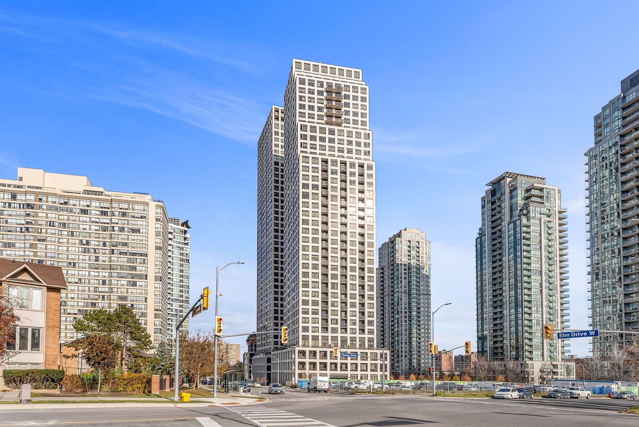 36 Elm Drive 3402, Mississauga, ON L5B 0N3