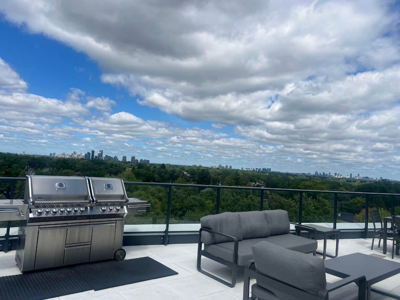 250 Lawrence Avenue 709, Toronto C04, ON M5M 1B2