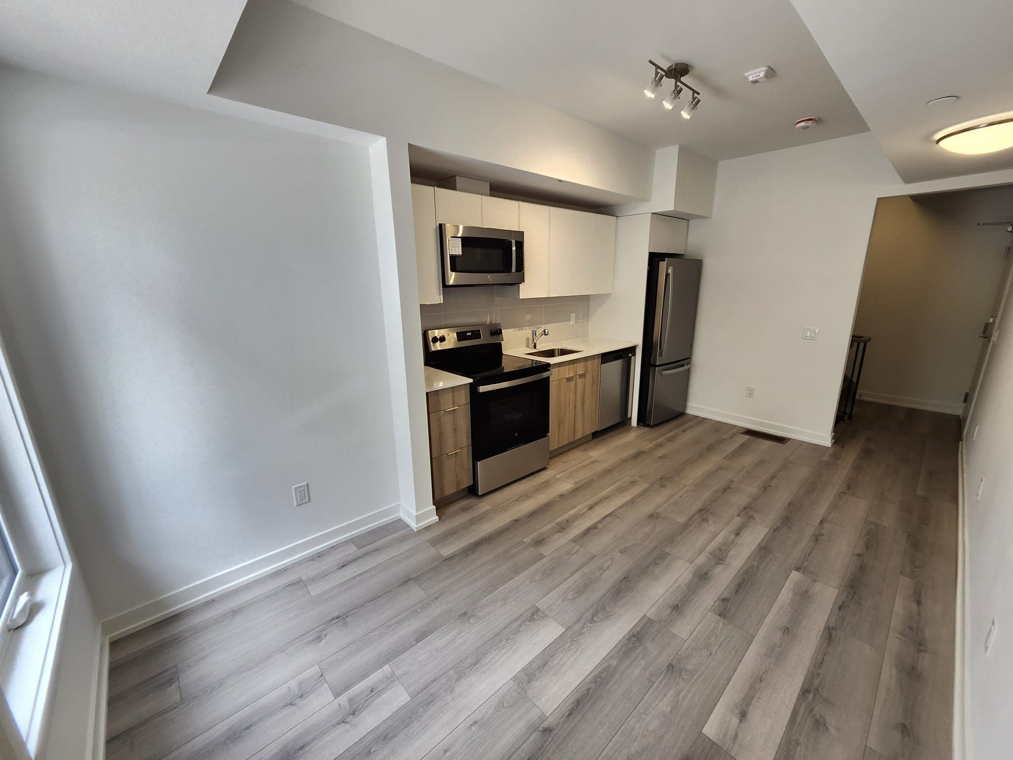 3079 Pharmacy Avenue 18 second floor, Toronto E05, ON M1T 1H8