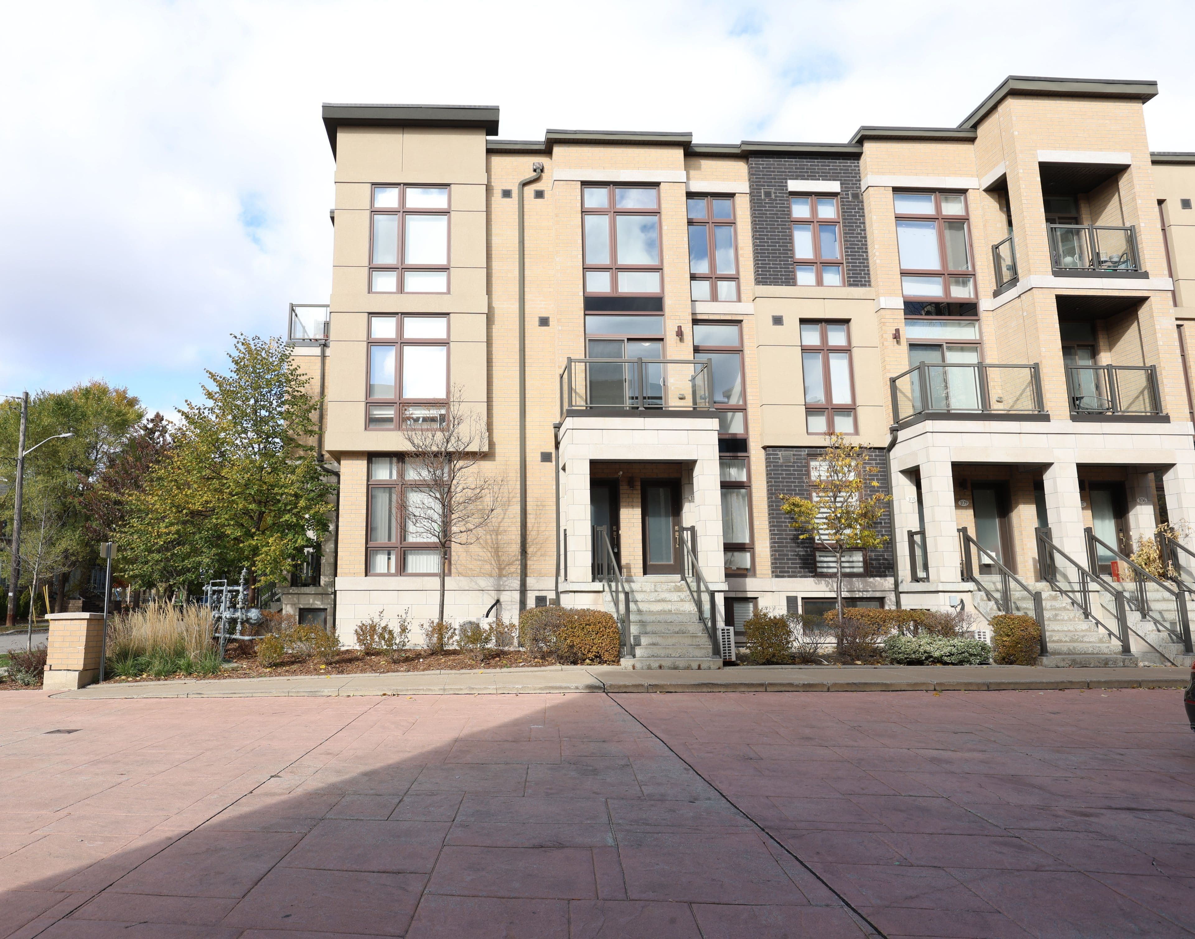 23 Eldora Avenue 111, Toronto C07, ON M2M 1R3