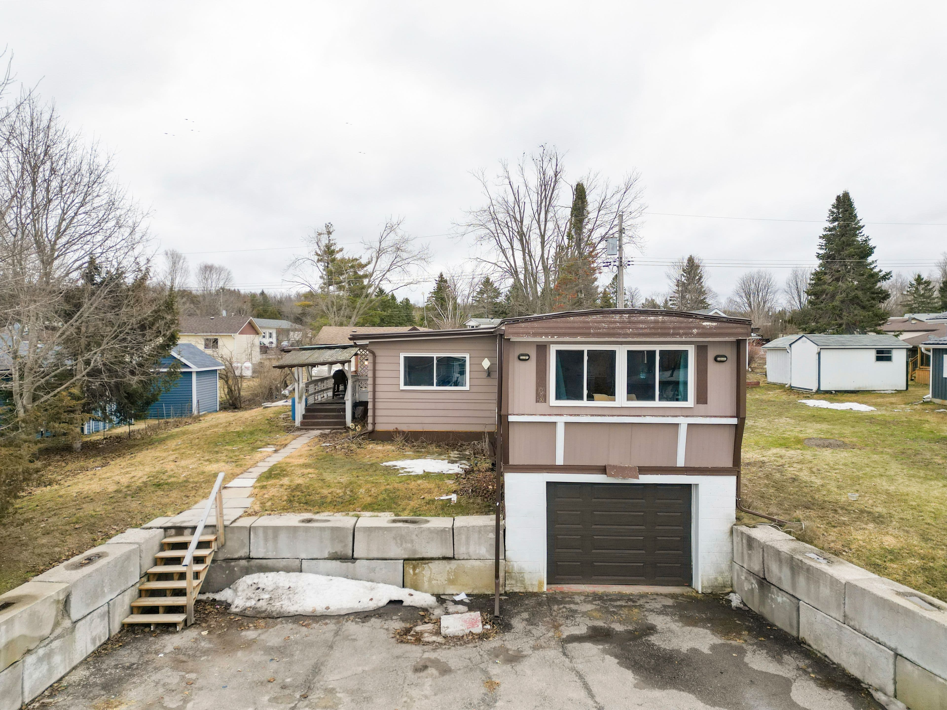 16 Fenelon Way, Kawartha Lakes, ON K9V 4R1