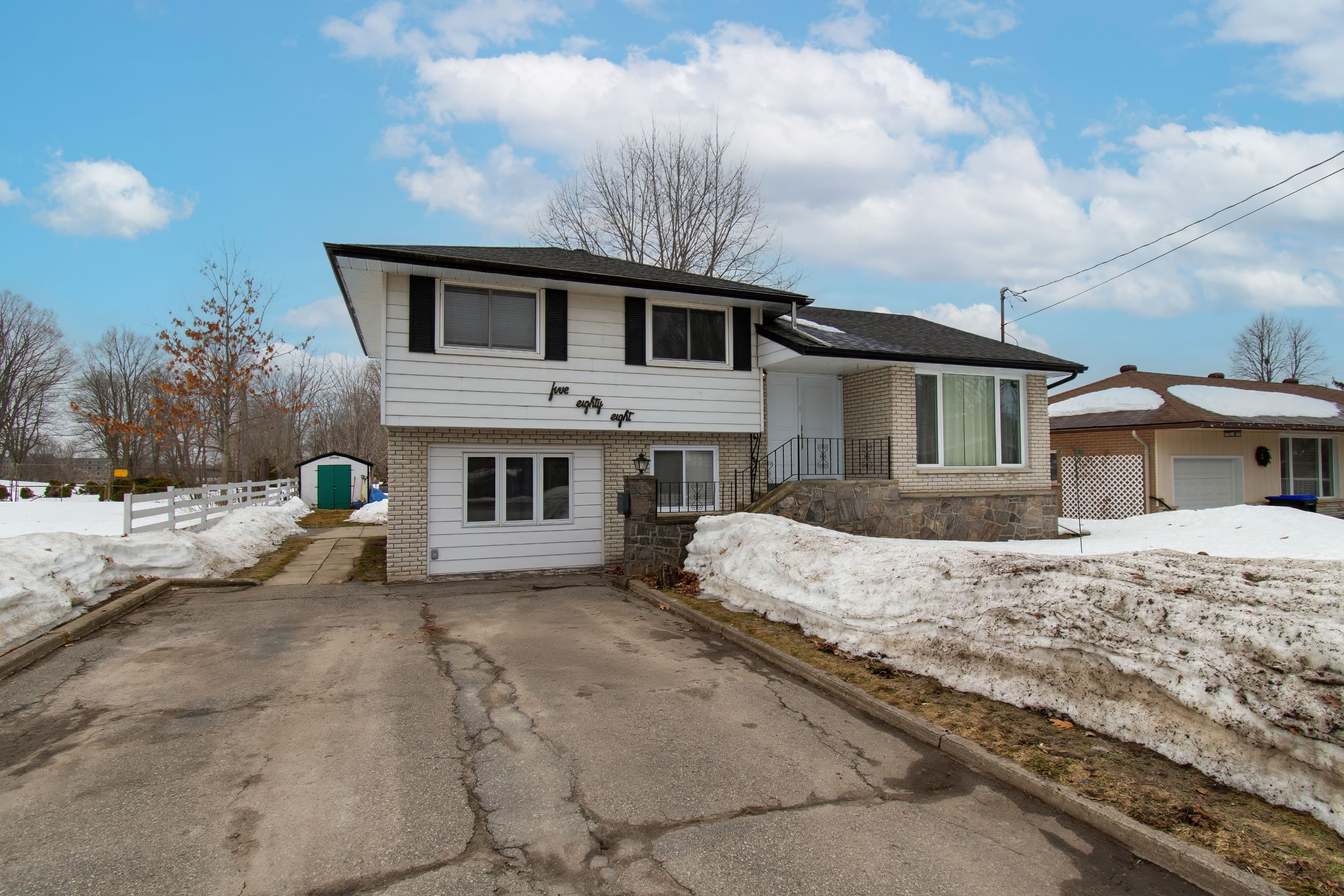 588 Manly Street, Midland, ON L4R 3G3